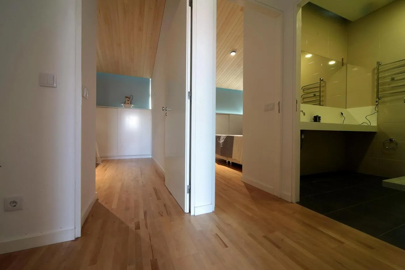 Area and facilities in Marketplace Apartment 2