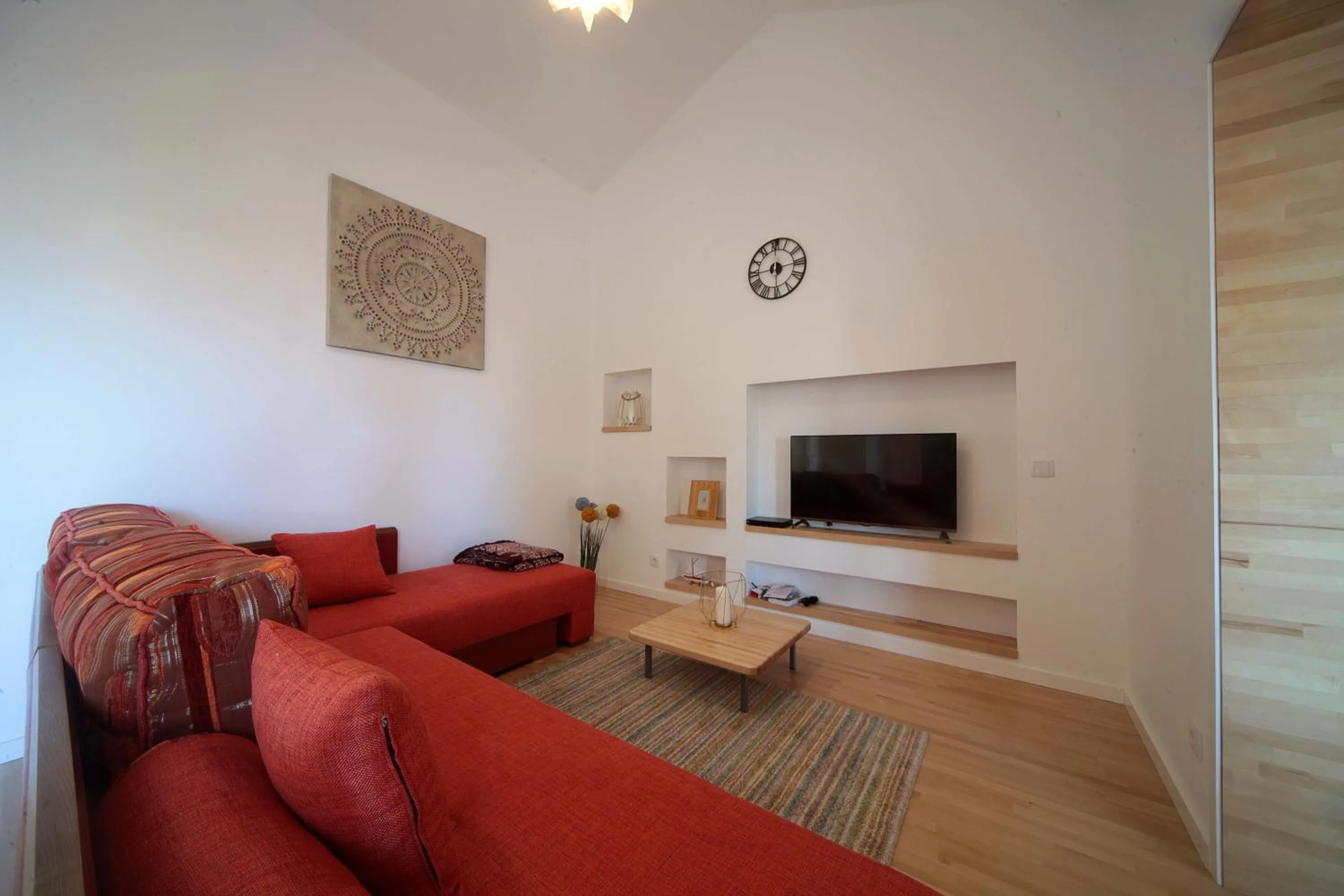 TV and multimedia in Marketplace Apartment 2