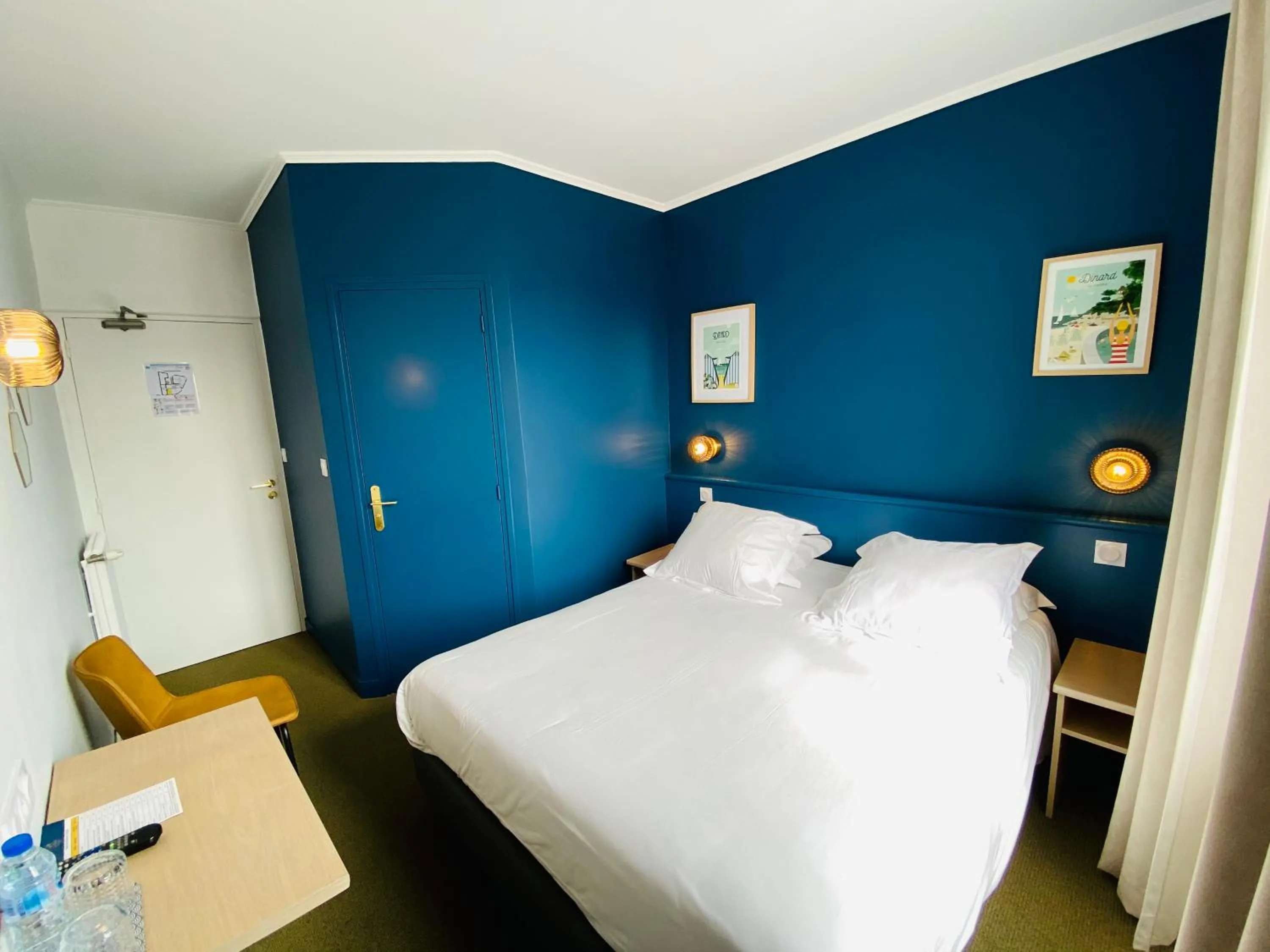 Bedroom, Bed in Hotel du Parc