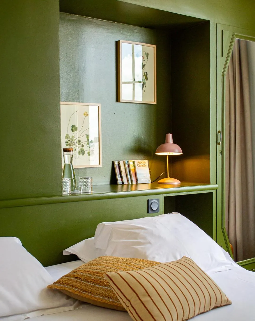 Bed in Hotel du Parc