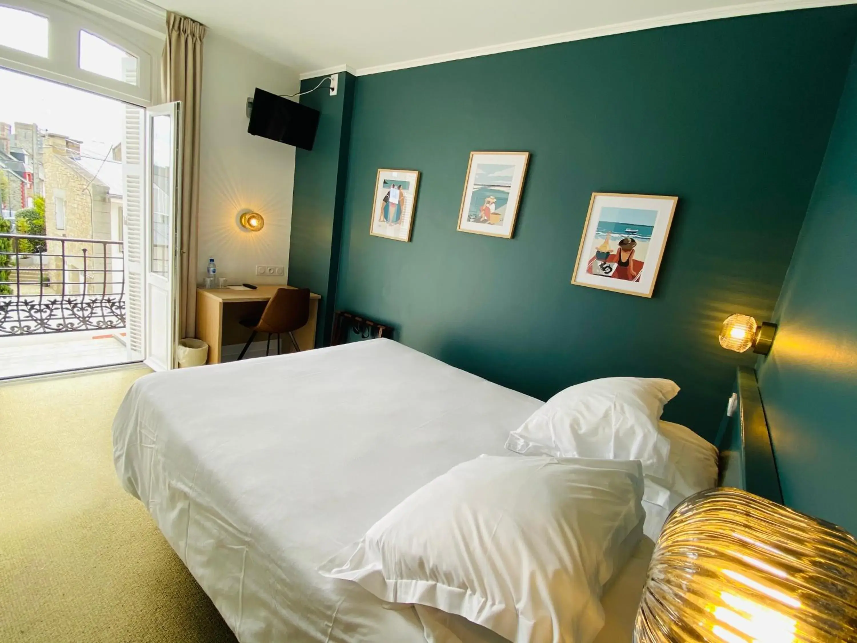 Bedroom, Bed in Hotel du Parc Bedroom, Bed in Hotel du Parc