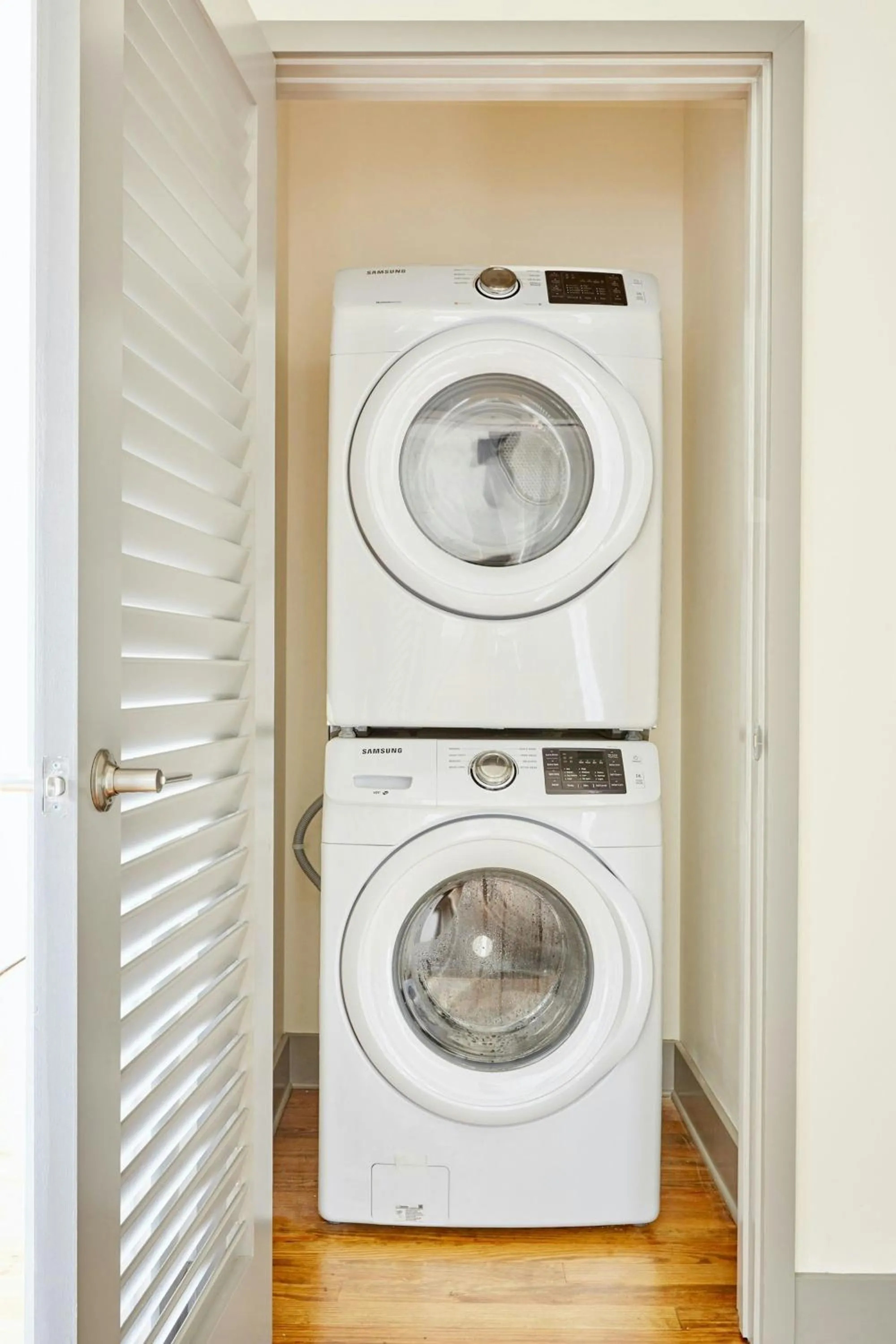 Photo of the whole room in Sonder by Marriott Bonvoy The Broughton Apartments Historic District