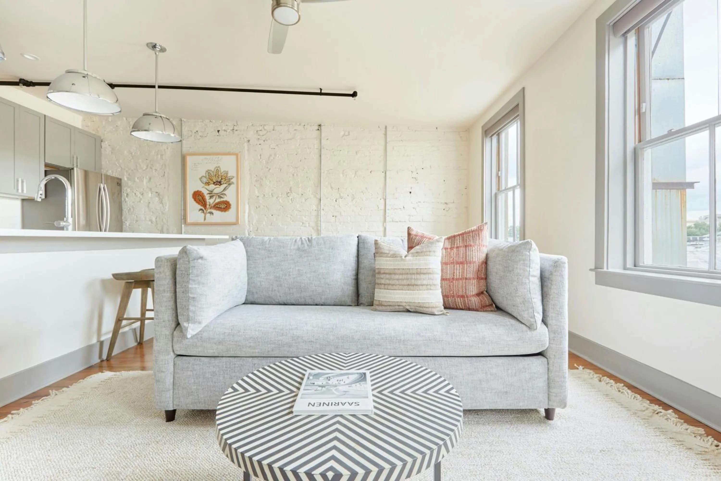 Living room in Sonder by Marriott Bonvoy The Broughton Apartments Historic District
