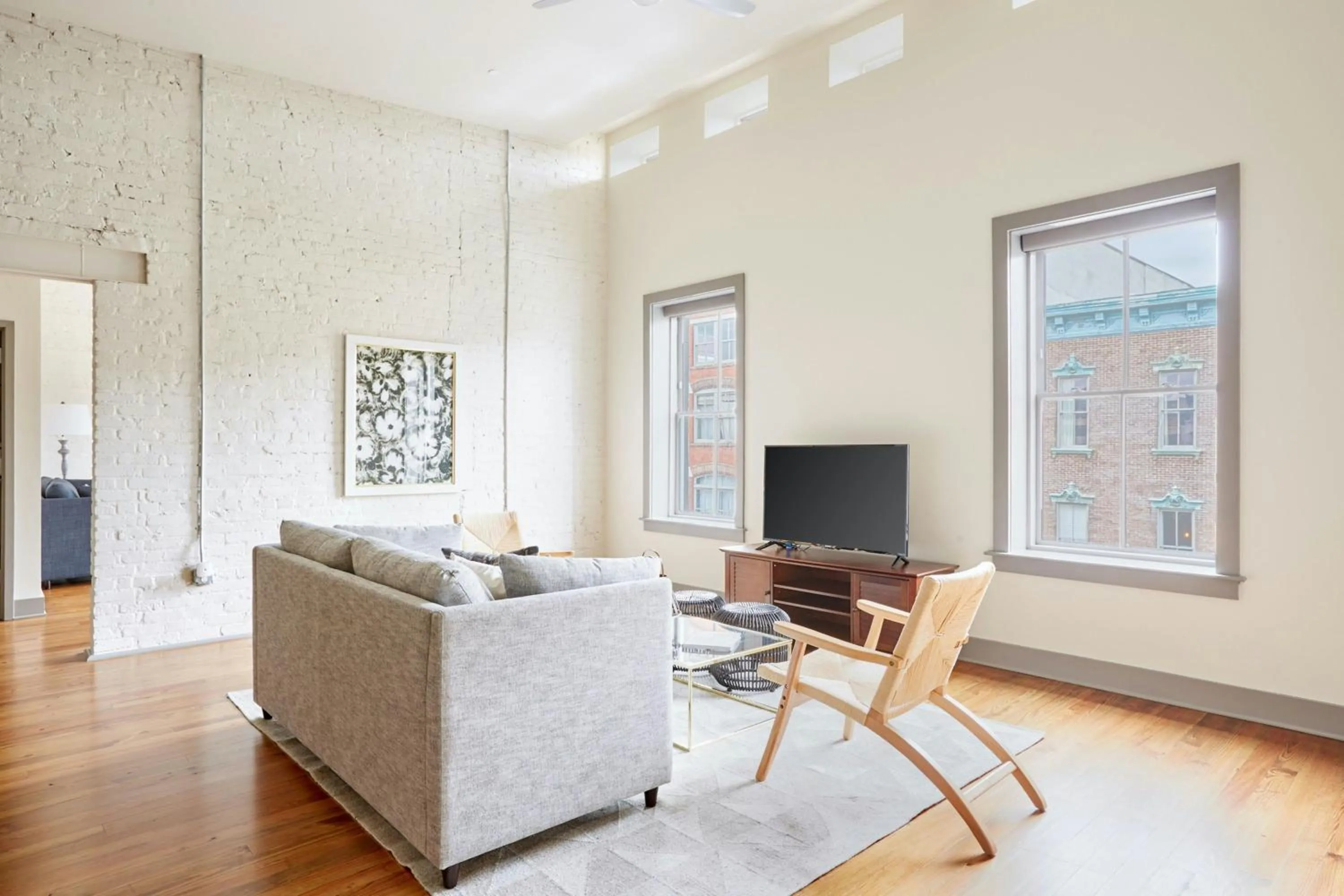 Living room in Sonder by Marriott Bonvoy The Broughton Apartments Historic District