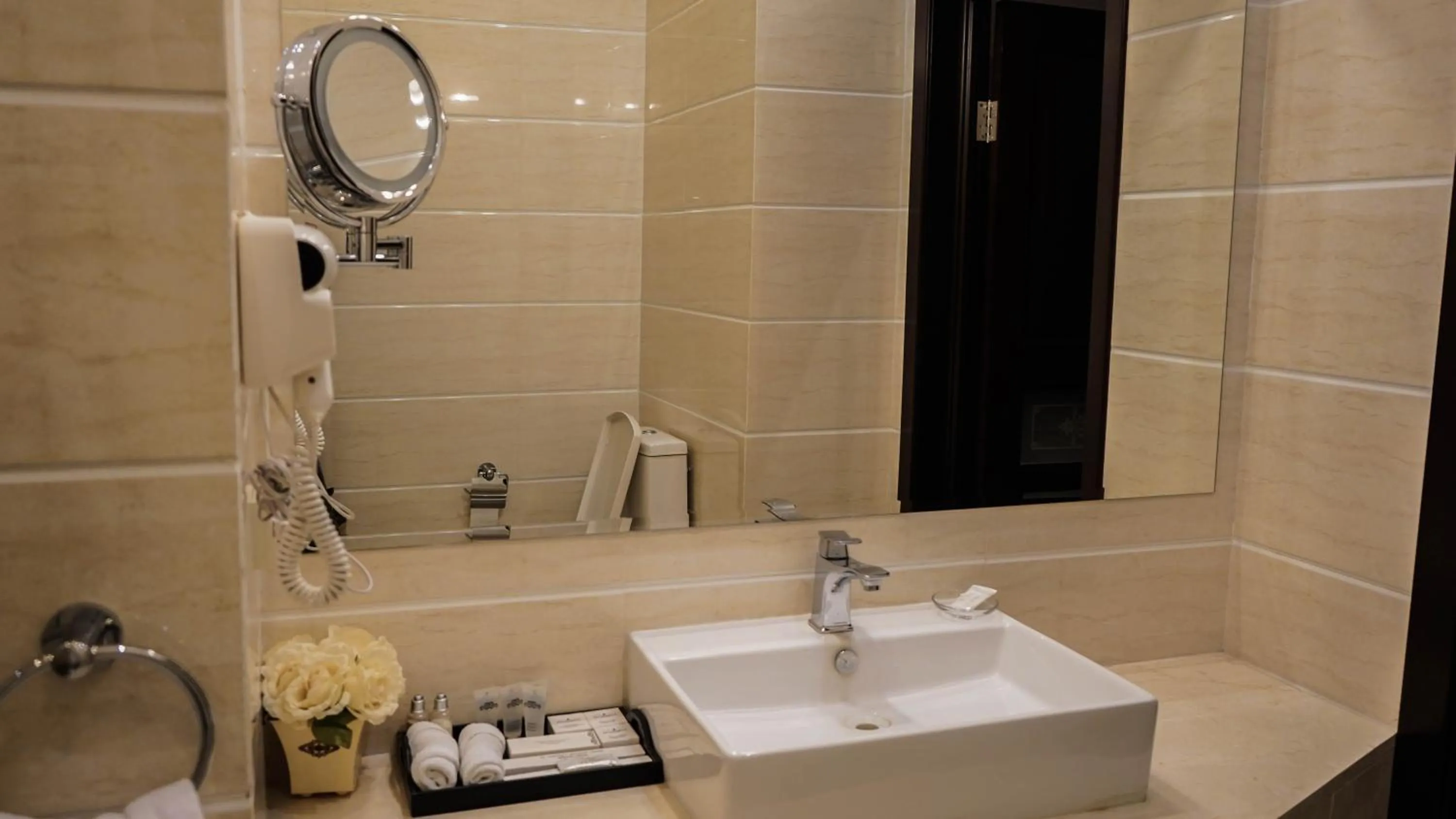 Bathroom in JELSOMINOHotel