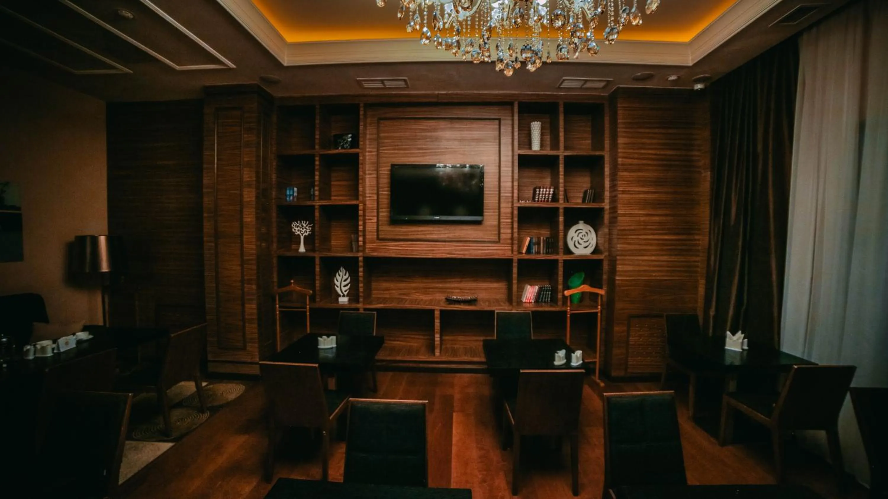 Restaurant/places to eat in JELSOMINOHotel