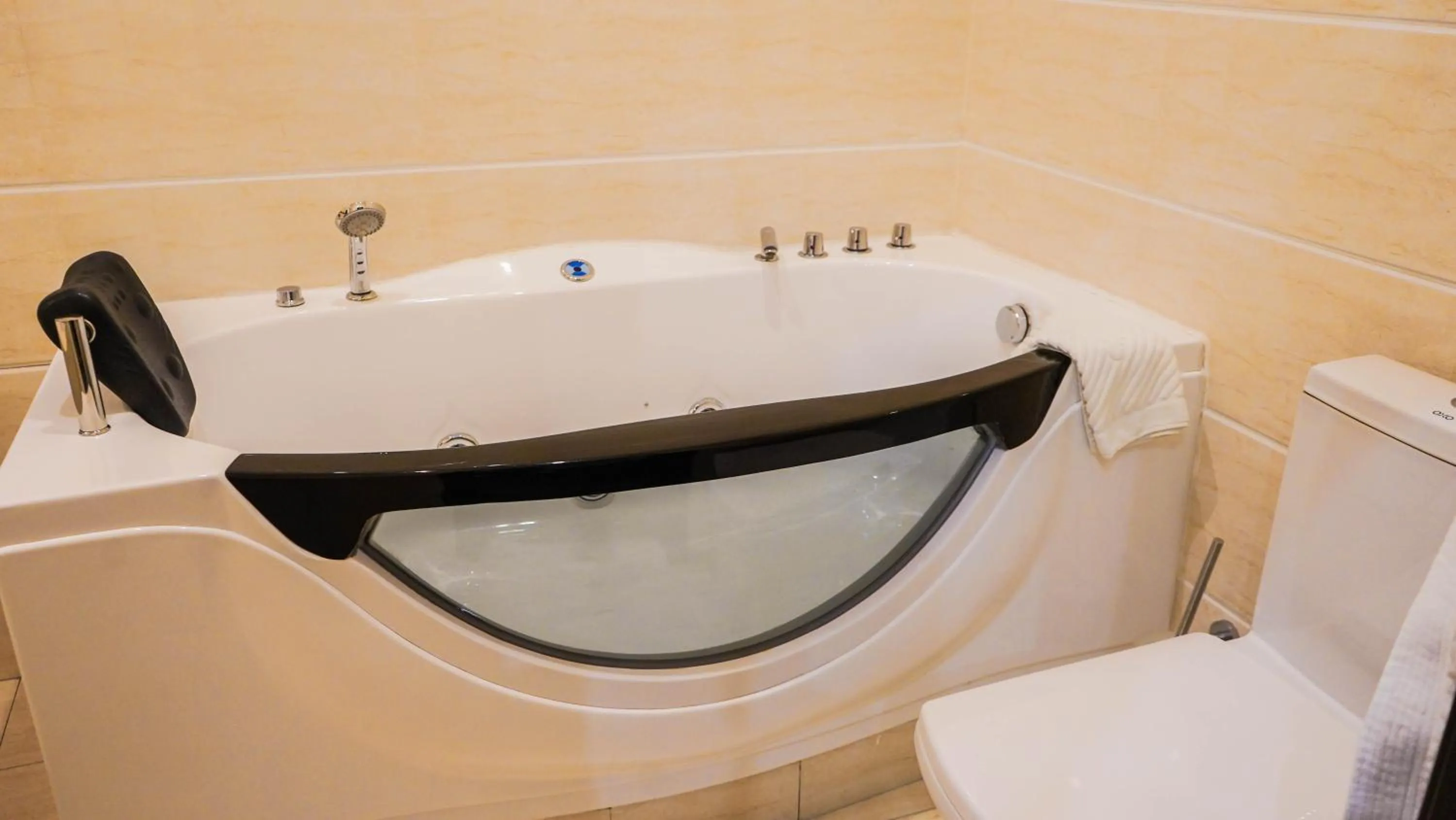 Hot Tub in JELSOMINOHotel