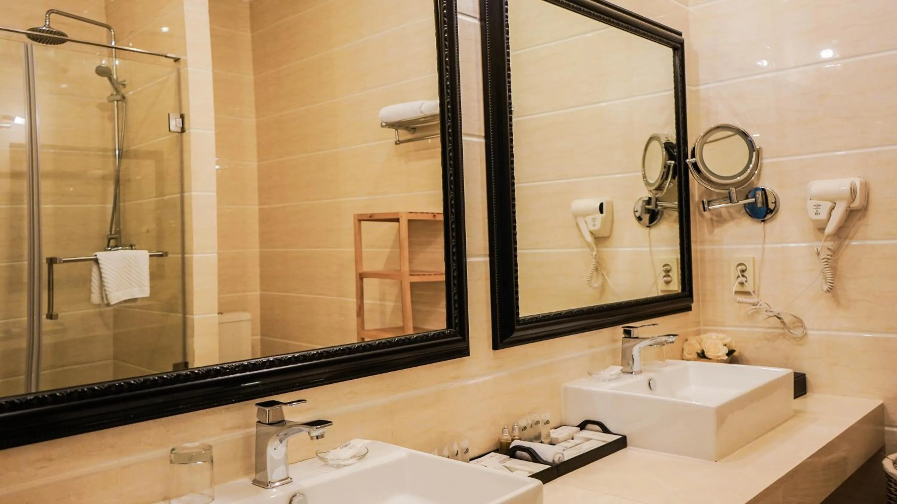 Bathroom in JELSOMINOHotel