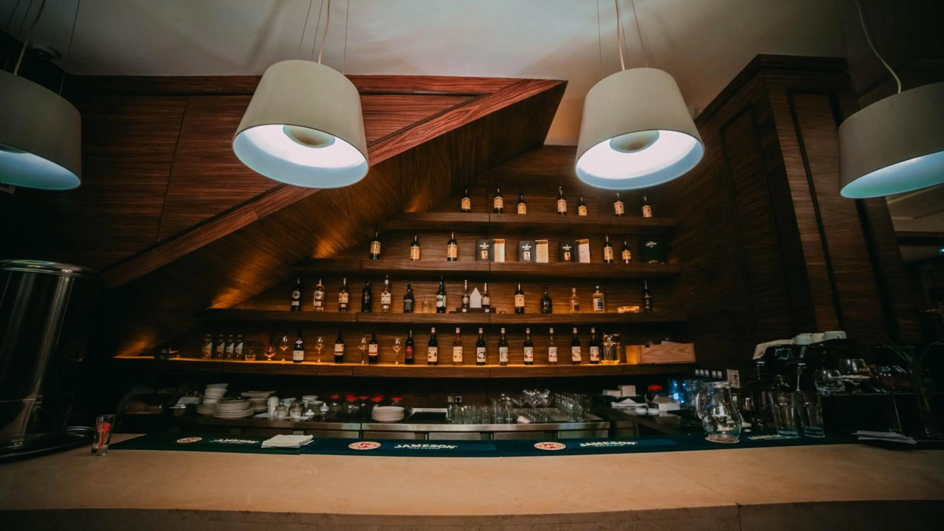 Restaurant/places to eat in JELSOMINOHotel