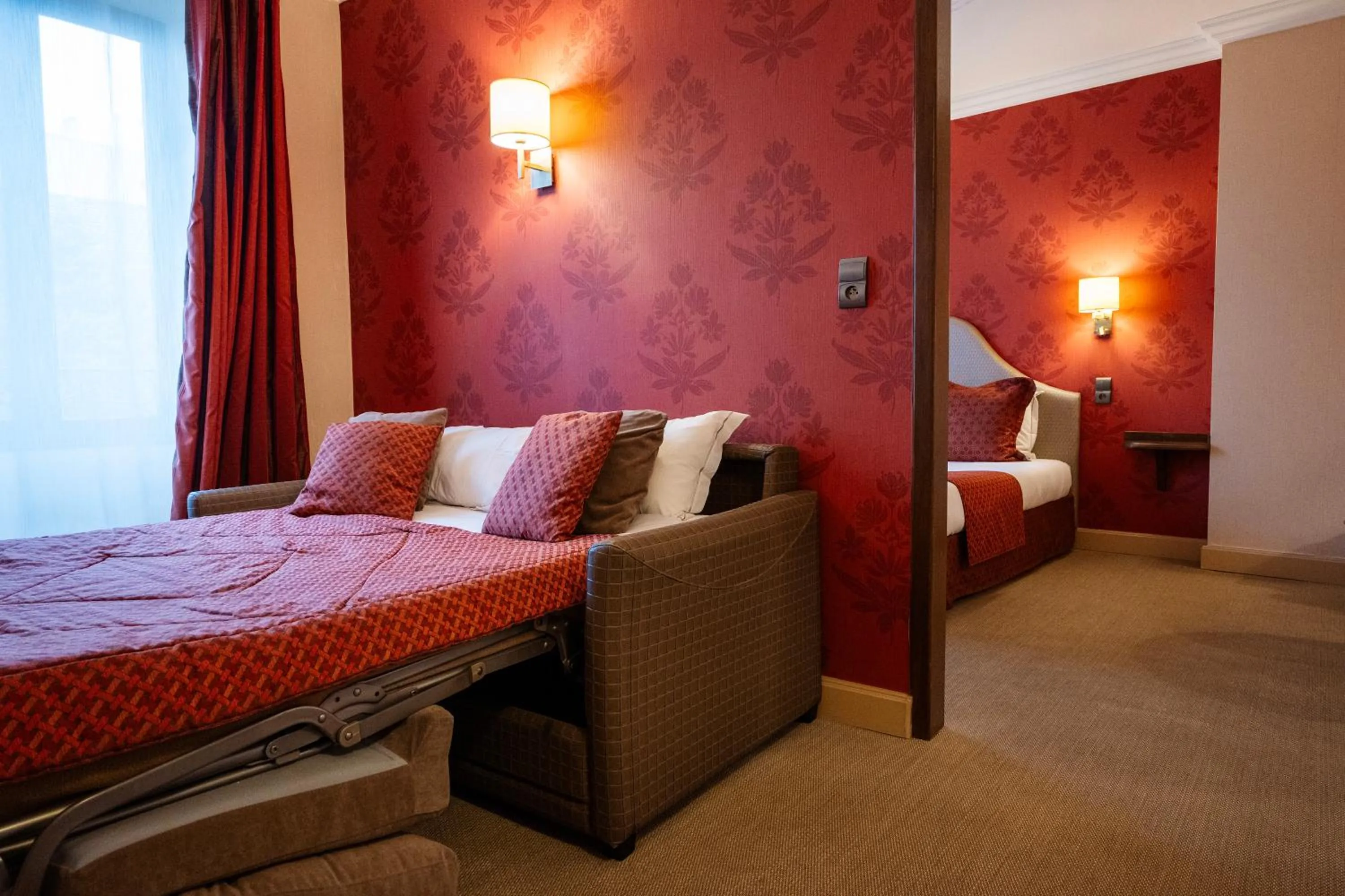 Bed in Cit'Hotel Sphinx - Hotel