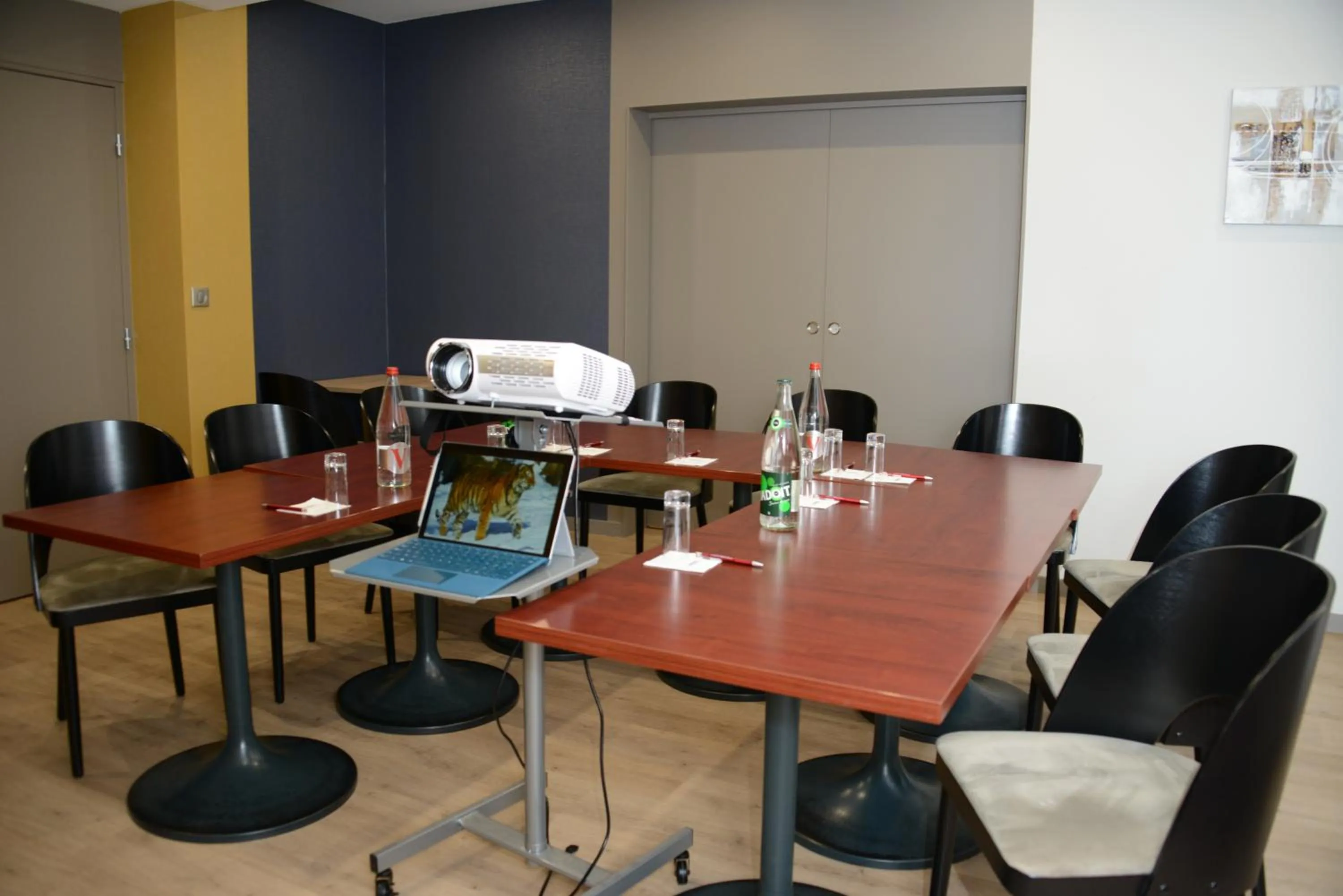 Seating area in The Originals City, Hôtel Hélios, Roanne Nord