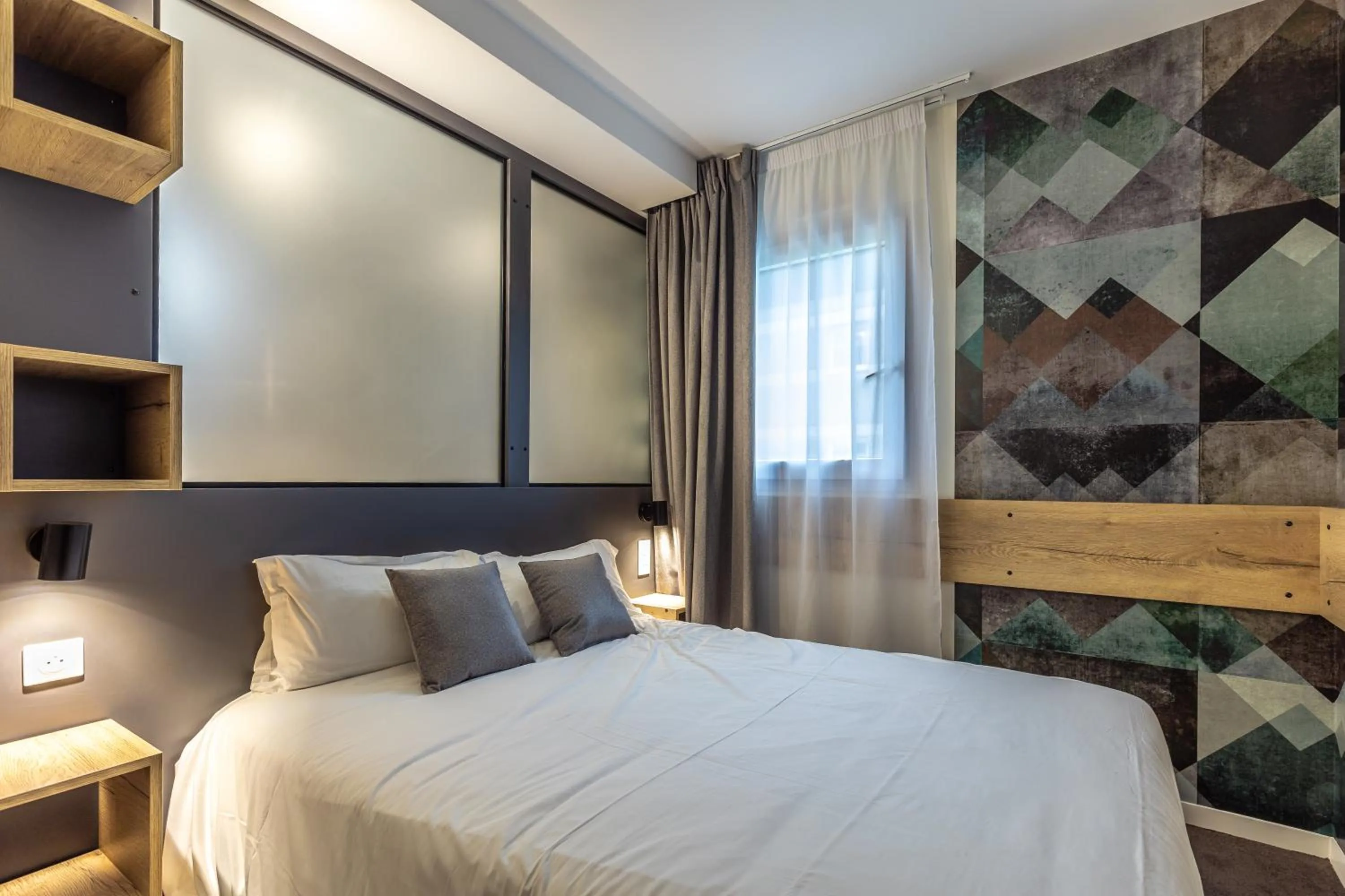 Bed in The Originals City, Hôtel Hélios, Roanne Nord