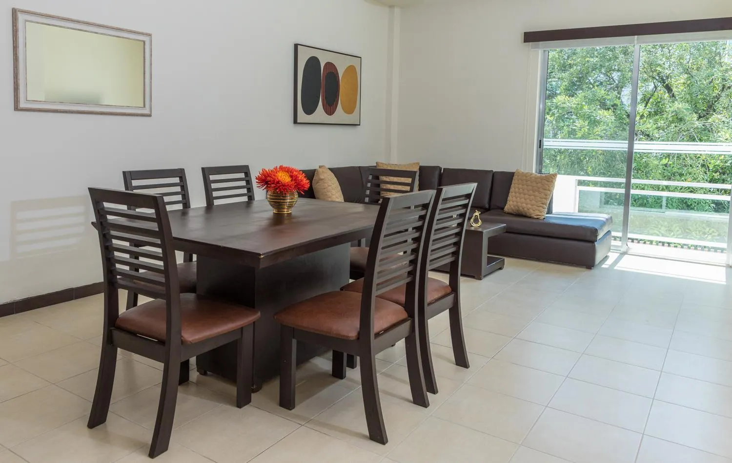 Dining area in San Pedro Hotel, 5ta Avenida