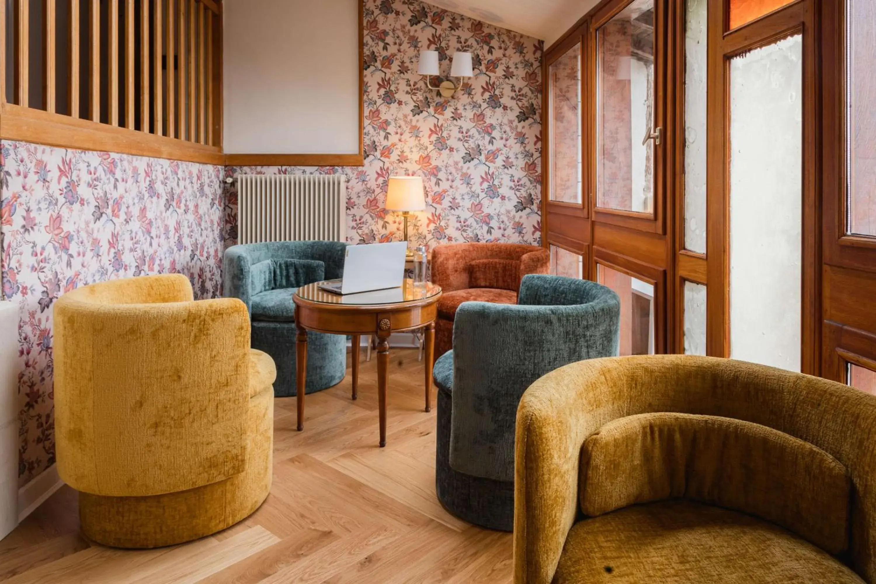 Lounge or bar in Best Western Hôtel De France Lounge or bar in Best Western Hôtel De France