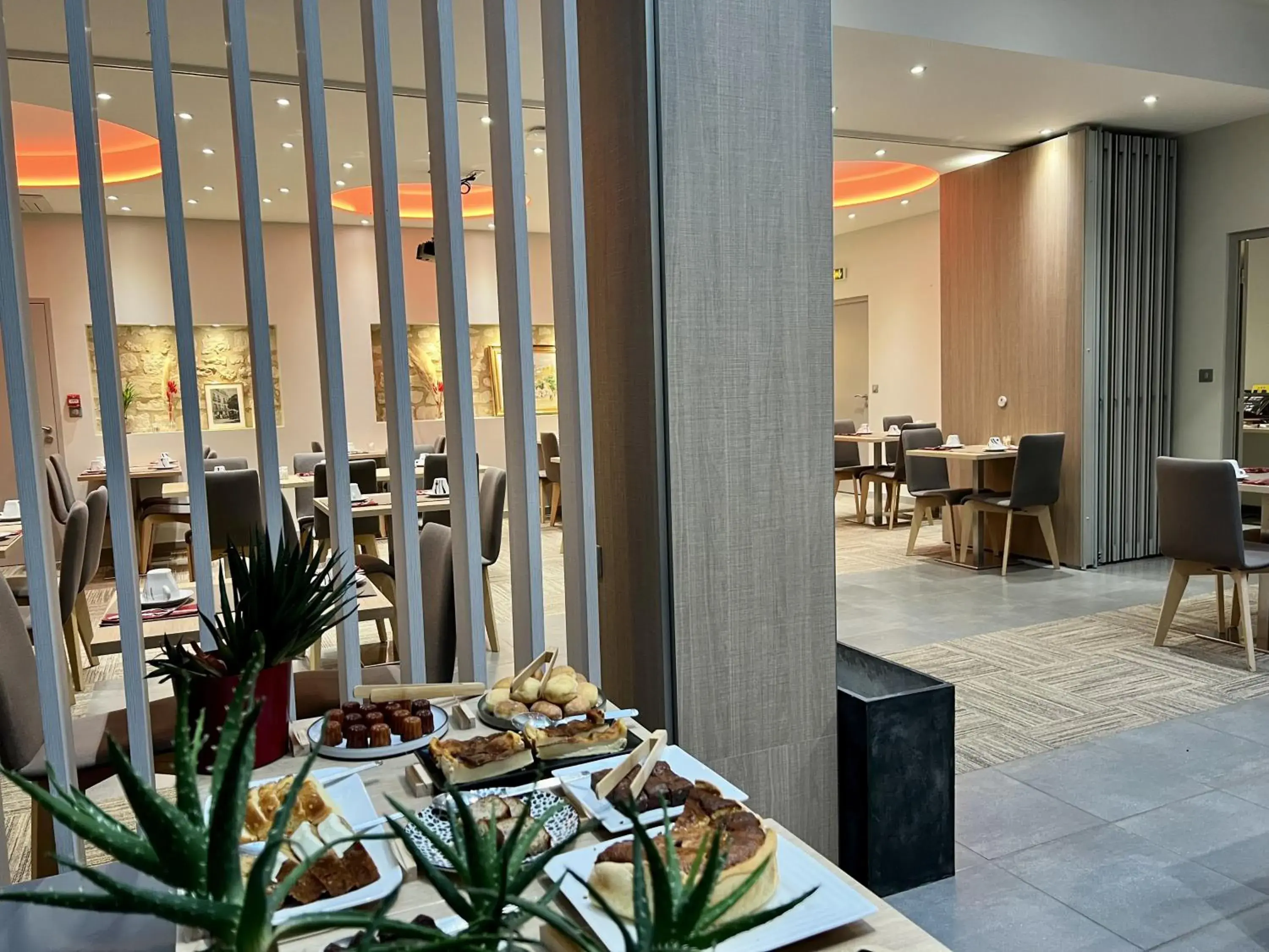 Breakfast in Best Western Hôtel De France Breakfast in Best Western Hôtel De France