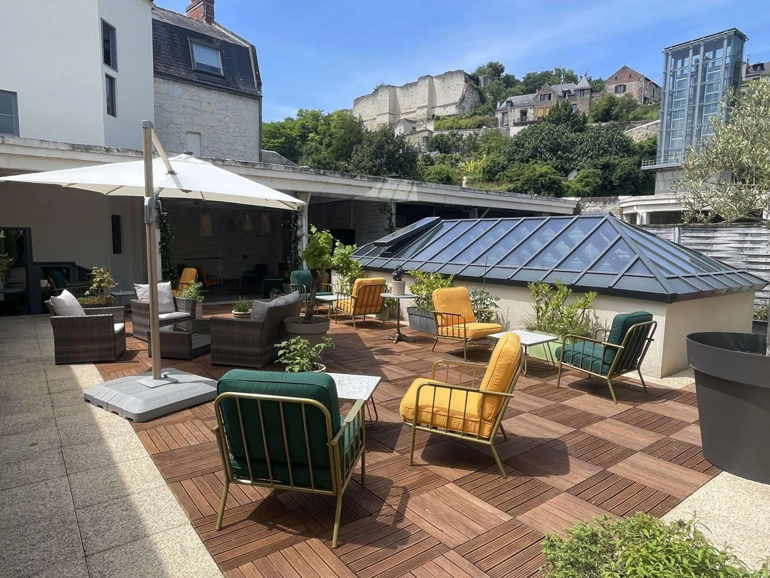 Property building in Best Western Hôtel De France