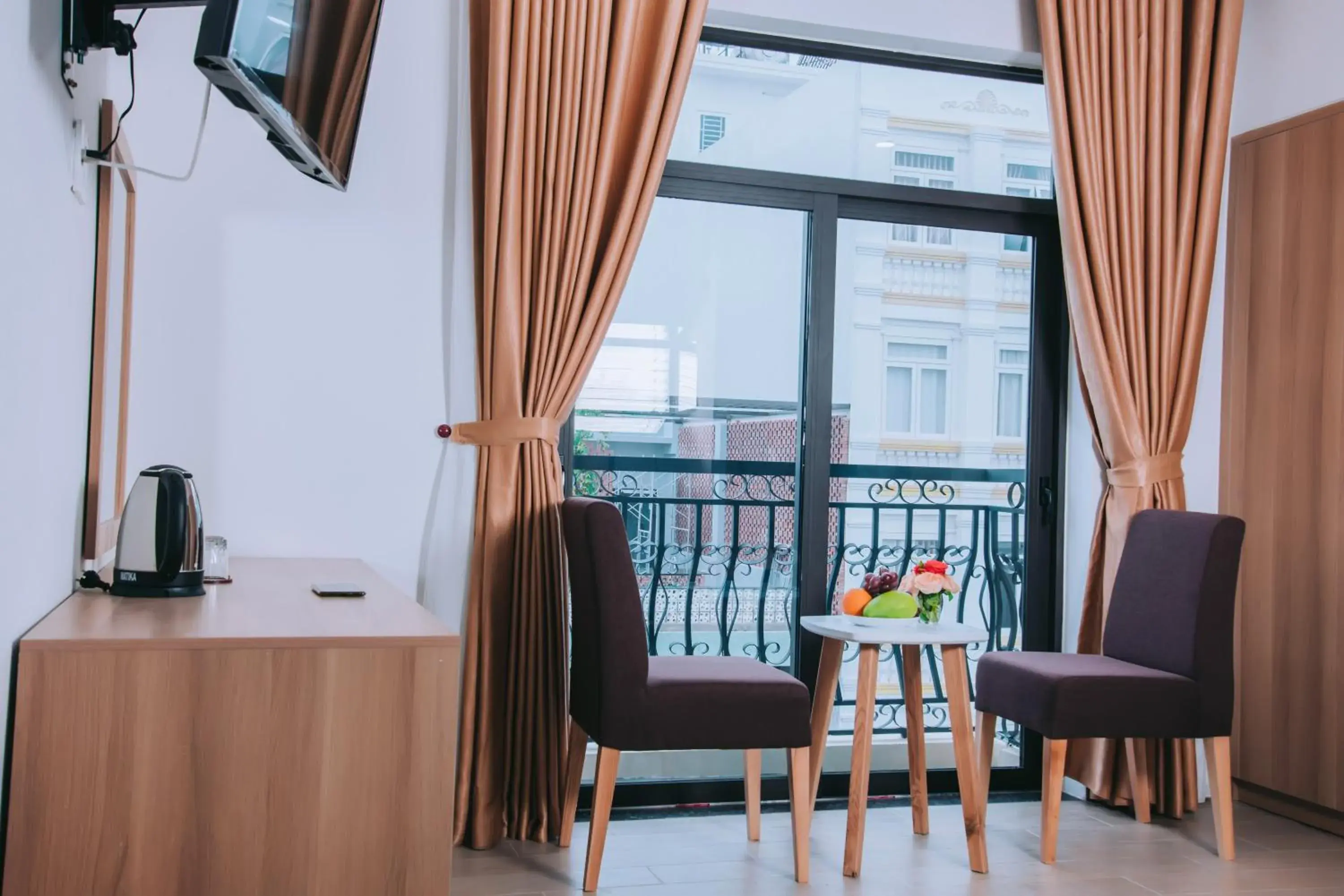 Double Room with Balcony (2 Adults + 1 Child) in An Dương Hotel & Apartment Double Room with Balcony (2 Adults + 1 Child) in An Dương Hotel & Apartment