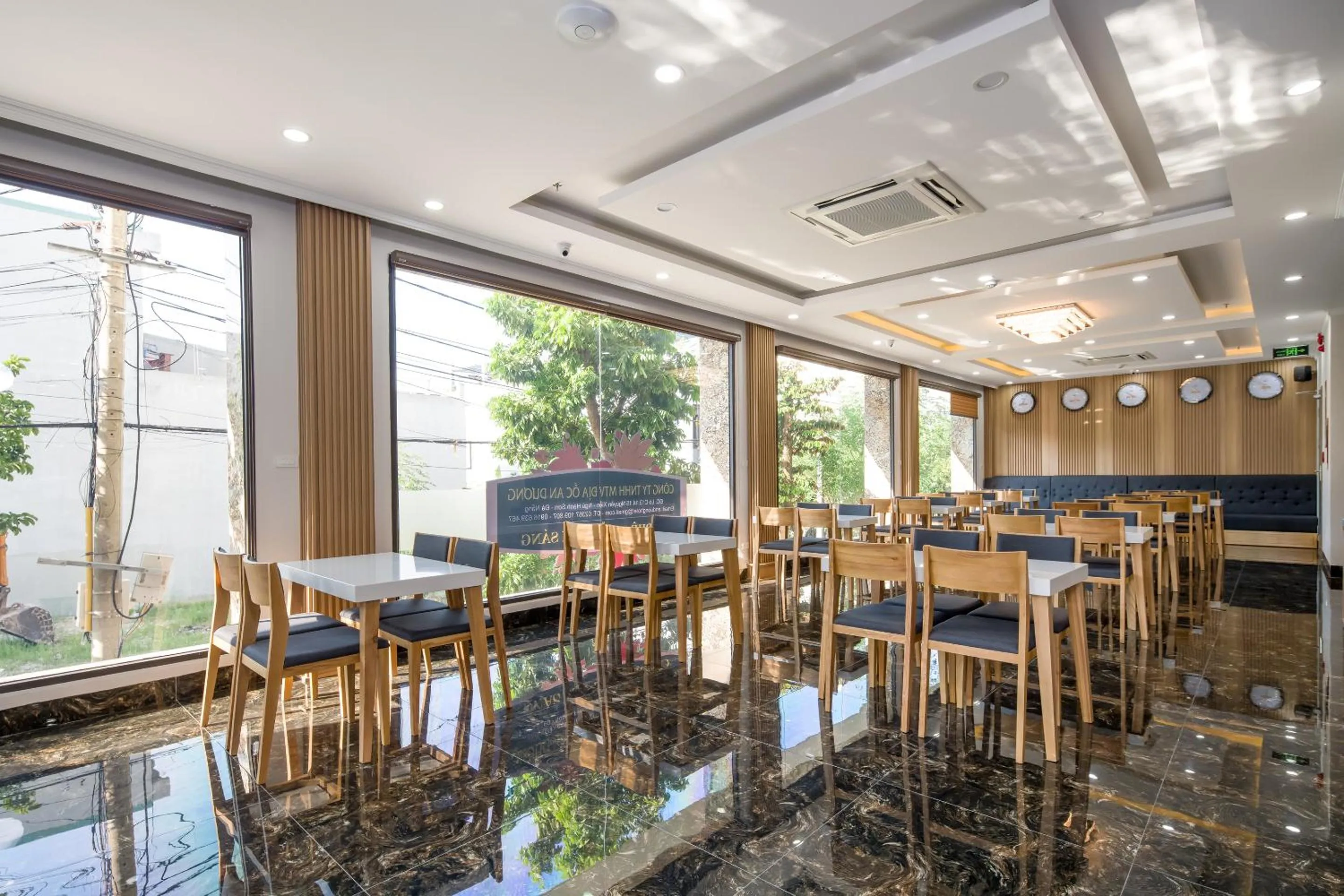 Restaurant/places to eat in An Dương Hotel & Apartment