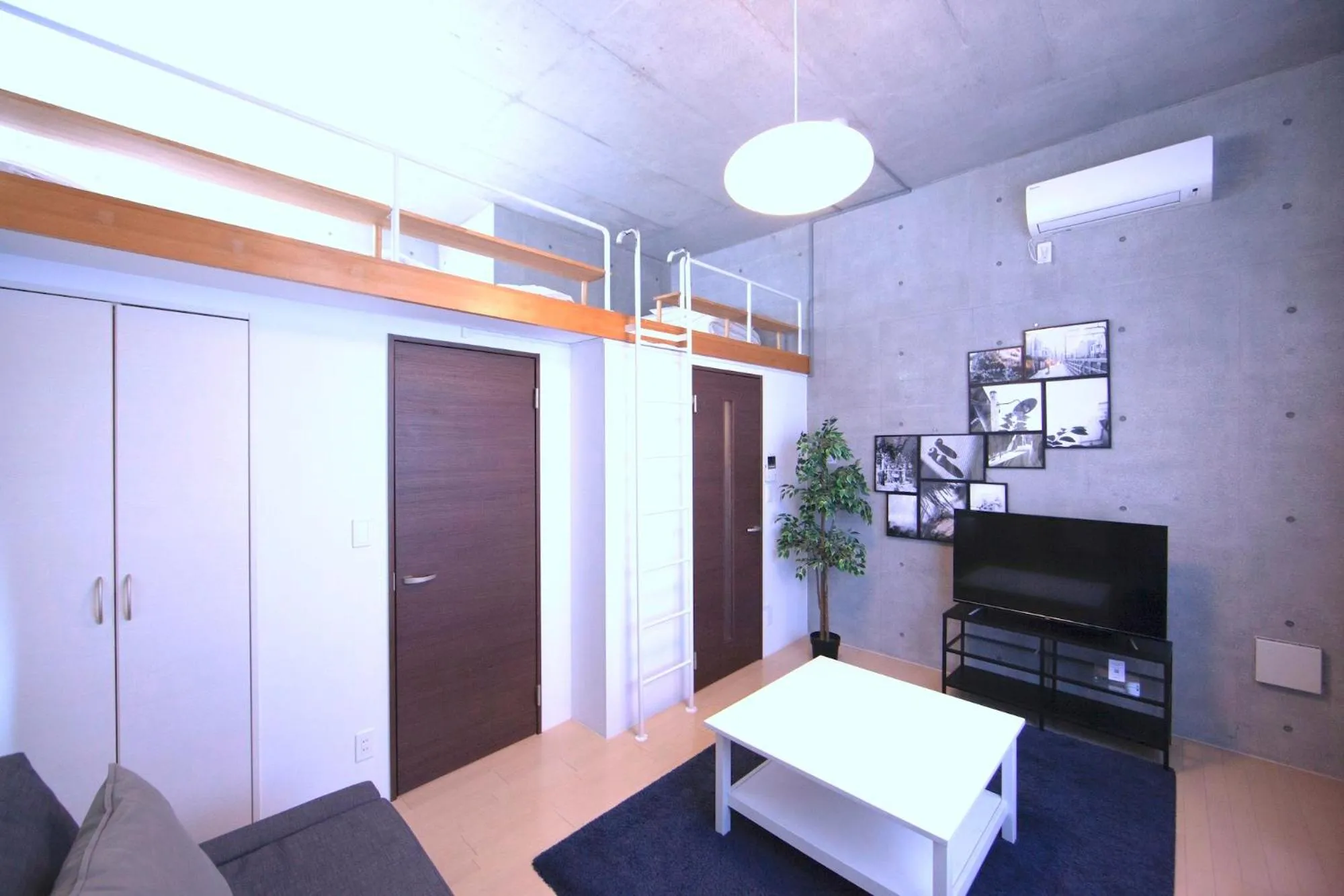 TV and multimedia in Laffitte Tokyo