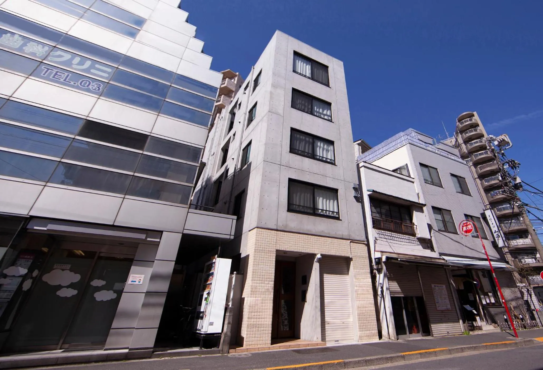 Property building in Laffitte Tokyo