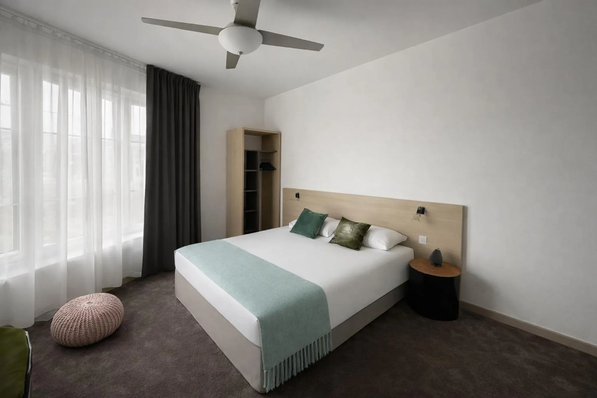 Bed in Urban Jungle Hôtel Orleans