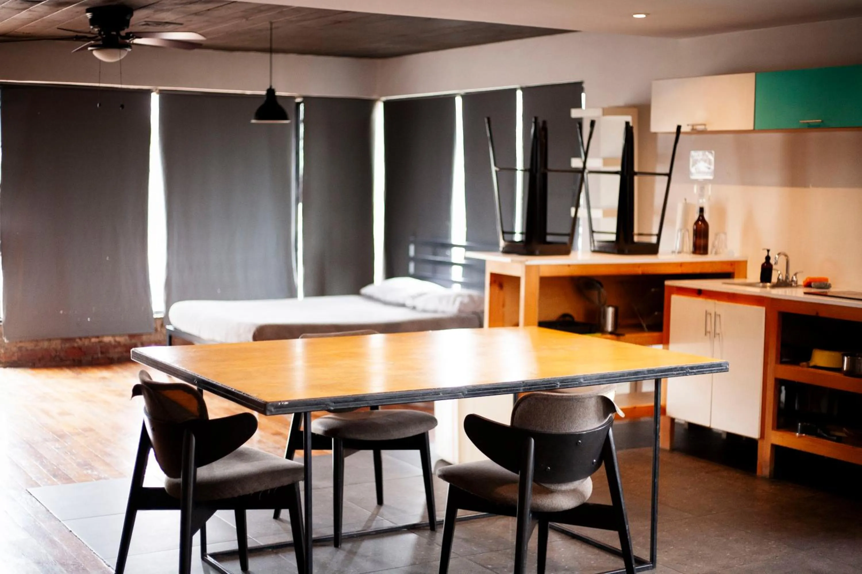 Dining area in Coyote Lofts-Estacion Federal