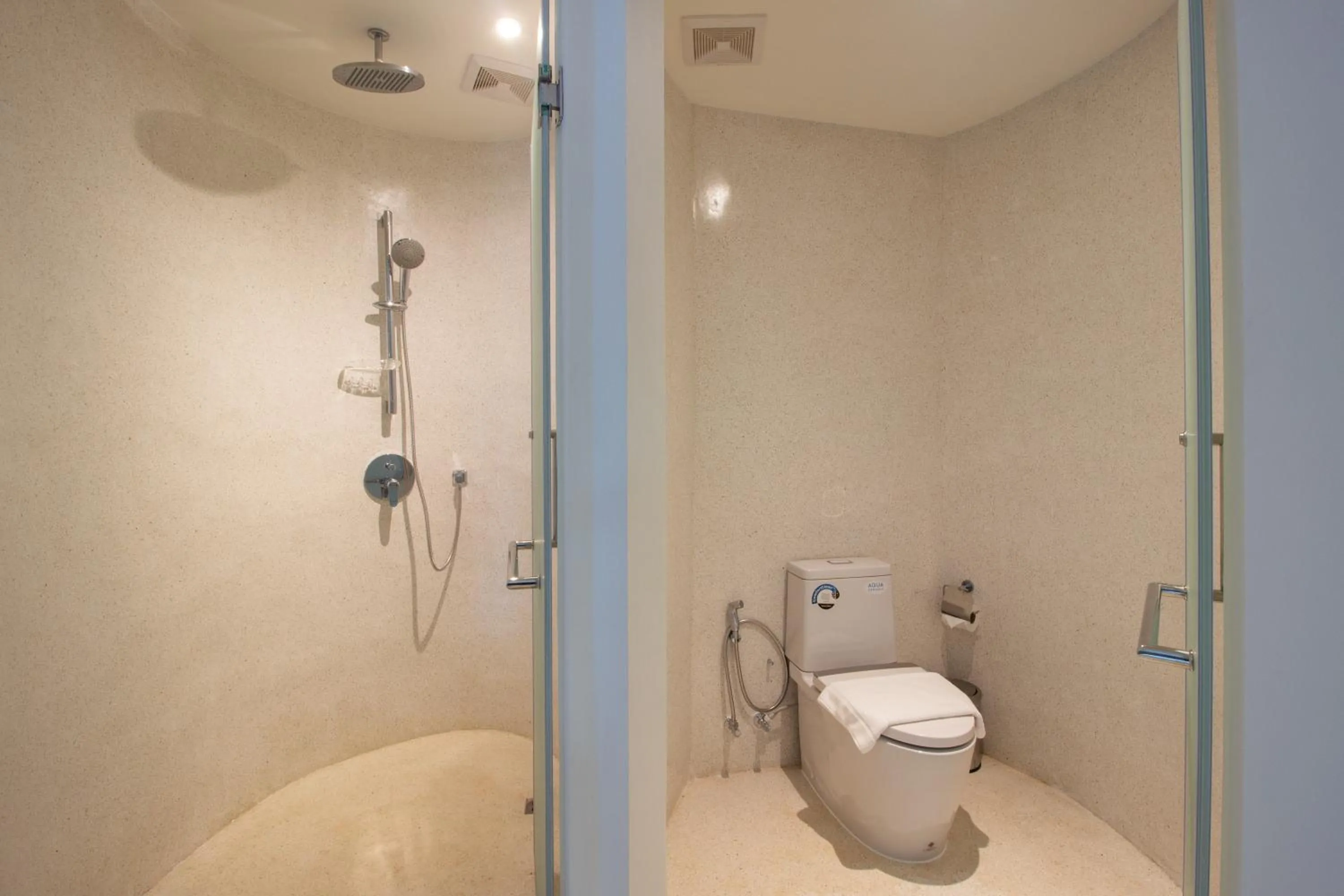 Bathroom in Rachabhura Hotel