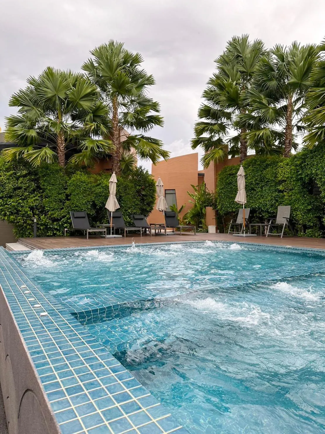 Swimming pool in Rachabhura Hotel