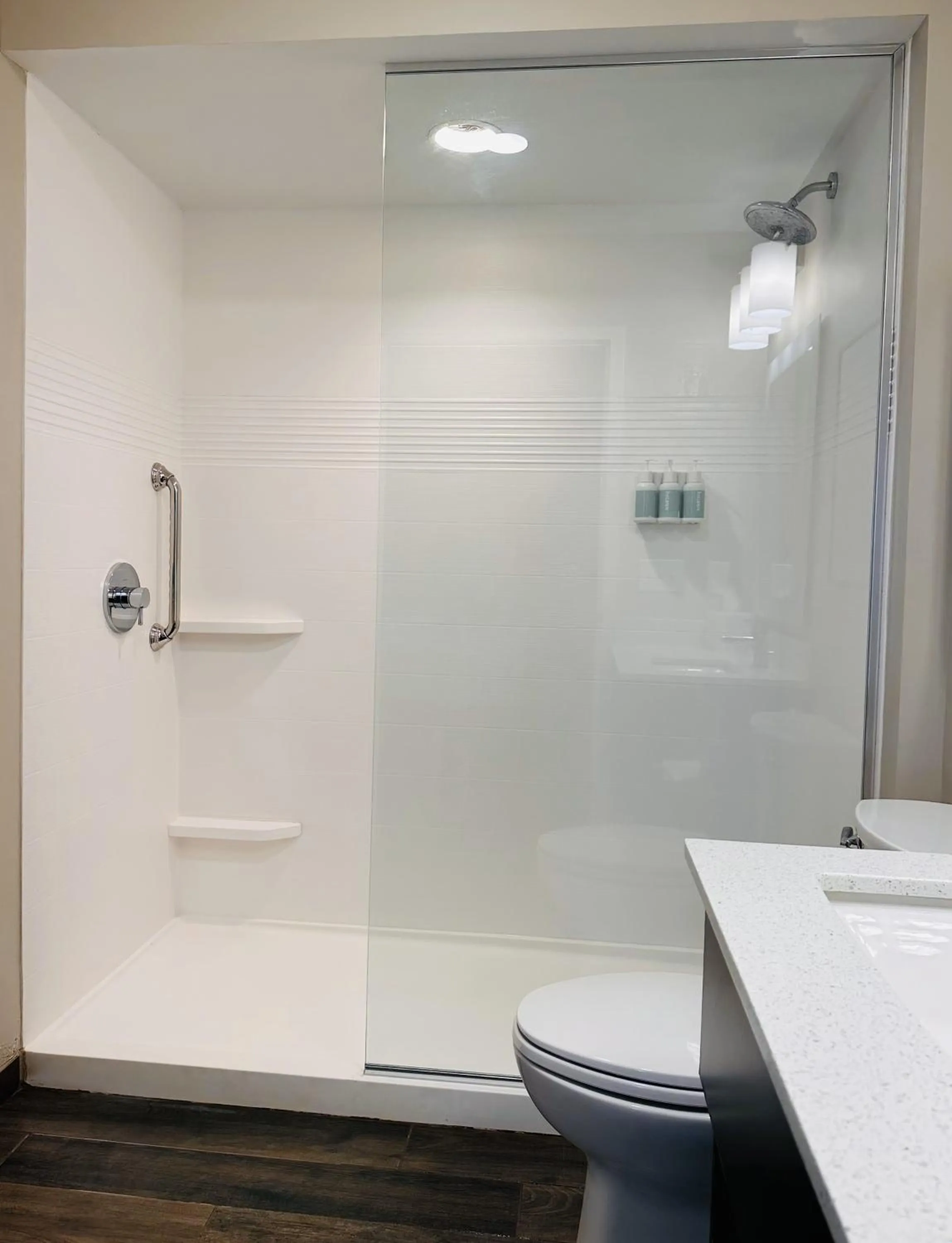 Bathroom in TownePlace Suites by Marriott Clinton