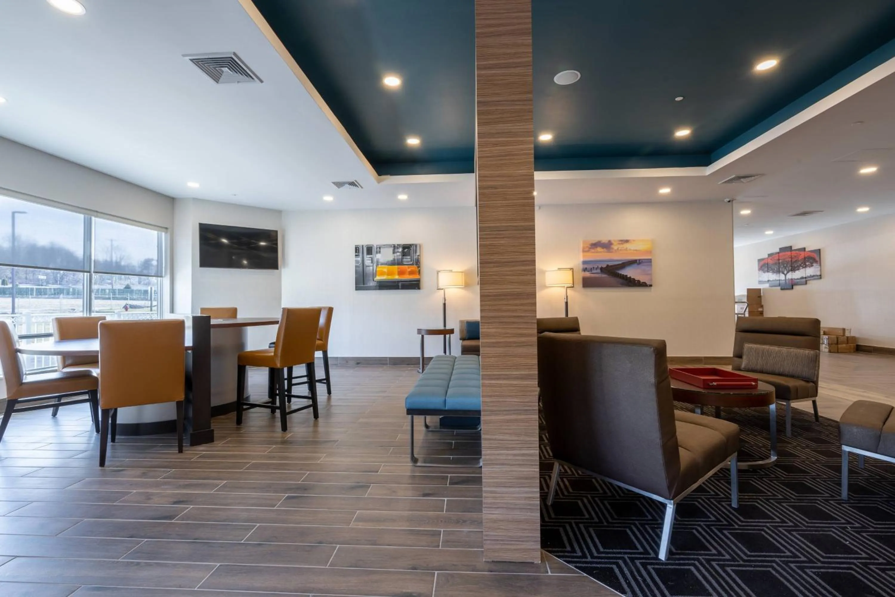Lobby or reception in TownePlace Suites by Marriott Clinton