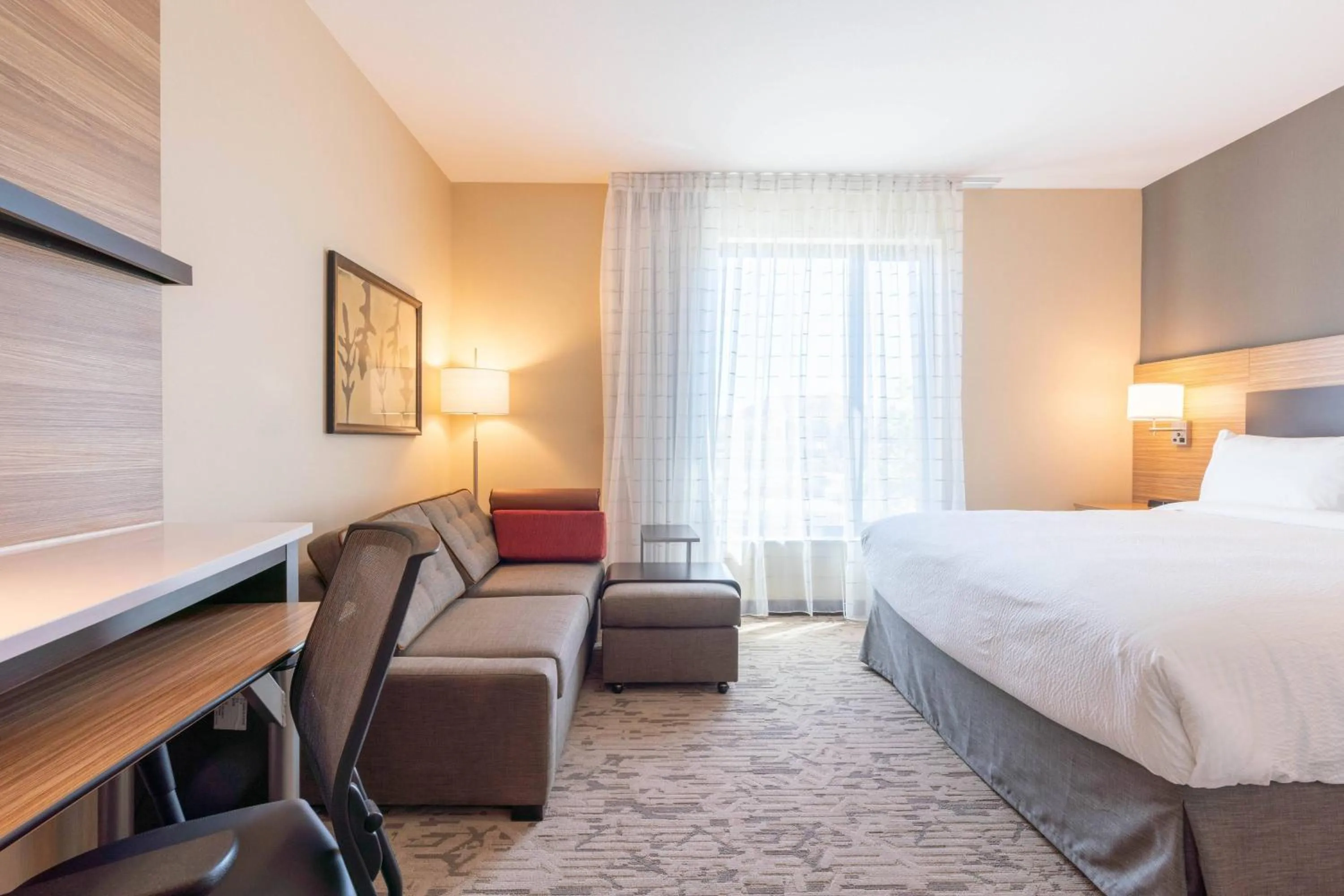 Photo of the whole room, Bed in TownePlace Suites by Marriott Thousand Oaks Agoura Hills