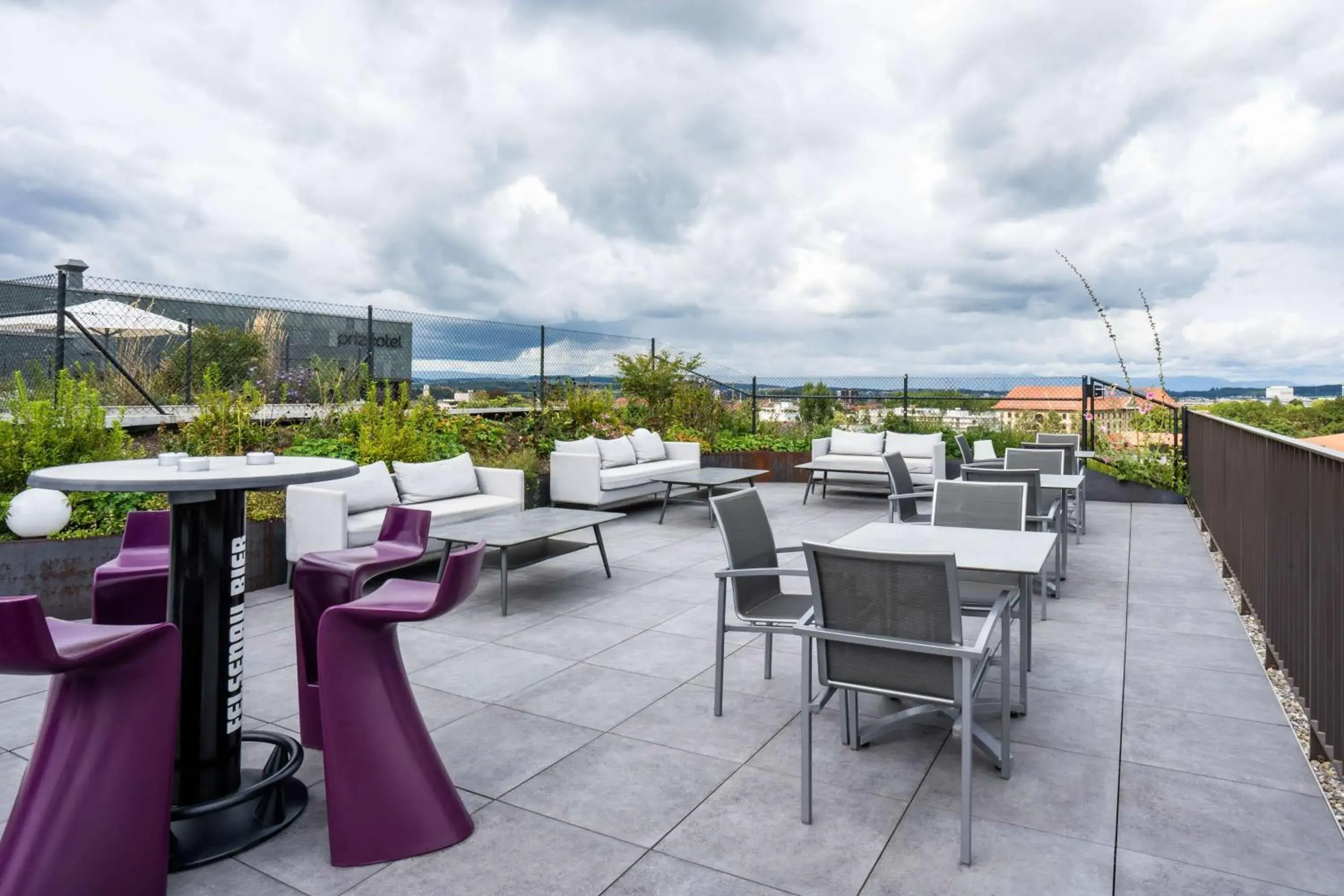 Lounge or bar in Prize by Radisson, Bern City Lounge or bar in Prize by Radisson, Bern City