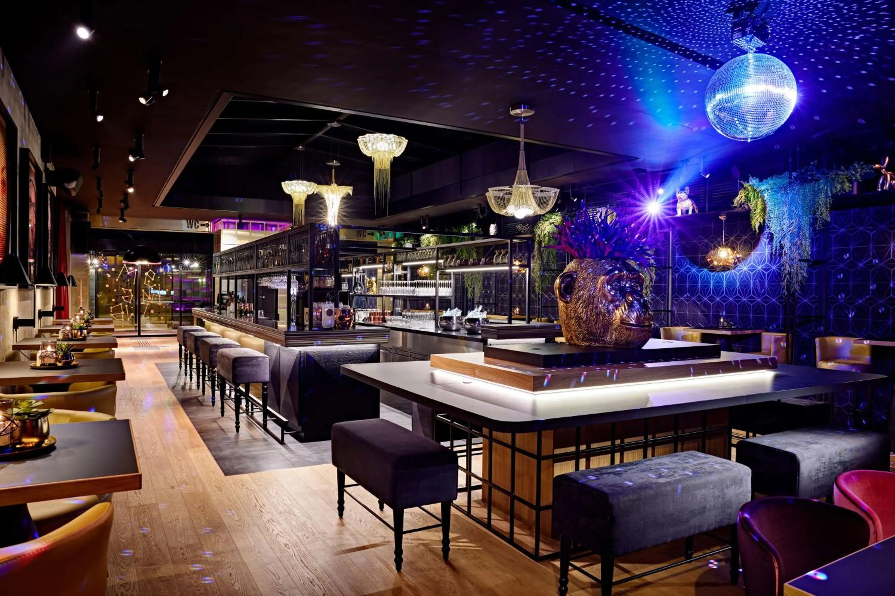 Restaurant/places to eat in Me and All Hotel Dusseldorf Oberkassel, by Hyatt