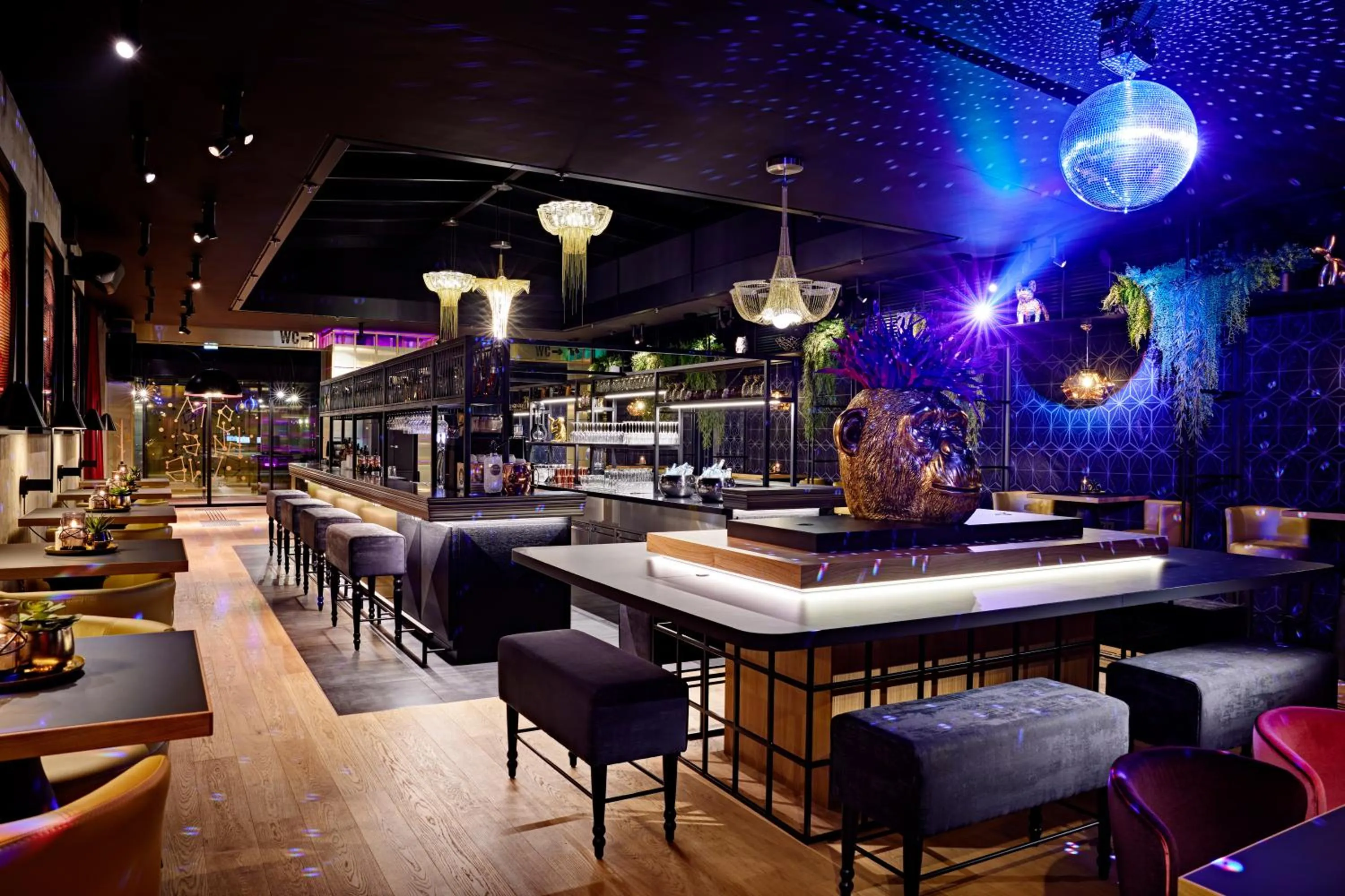 Lounge or bar in Me and All Hotel Dusseldorf Oberkassel, by Hyatt