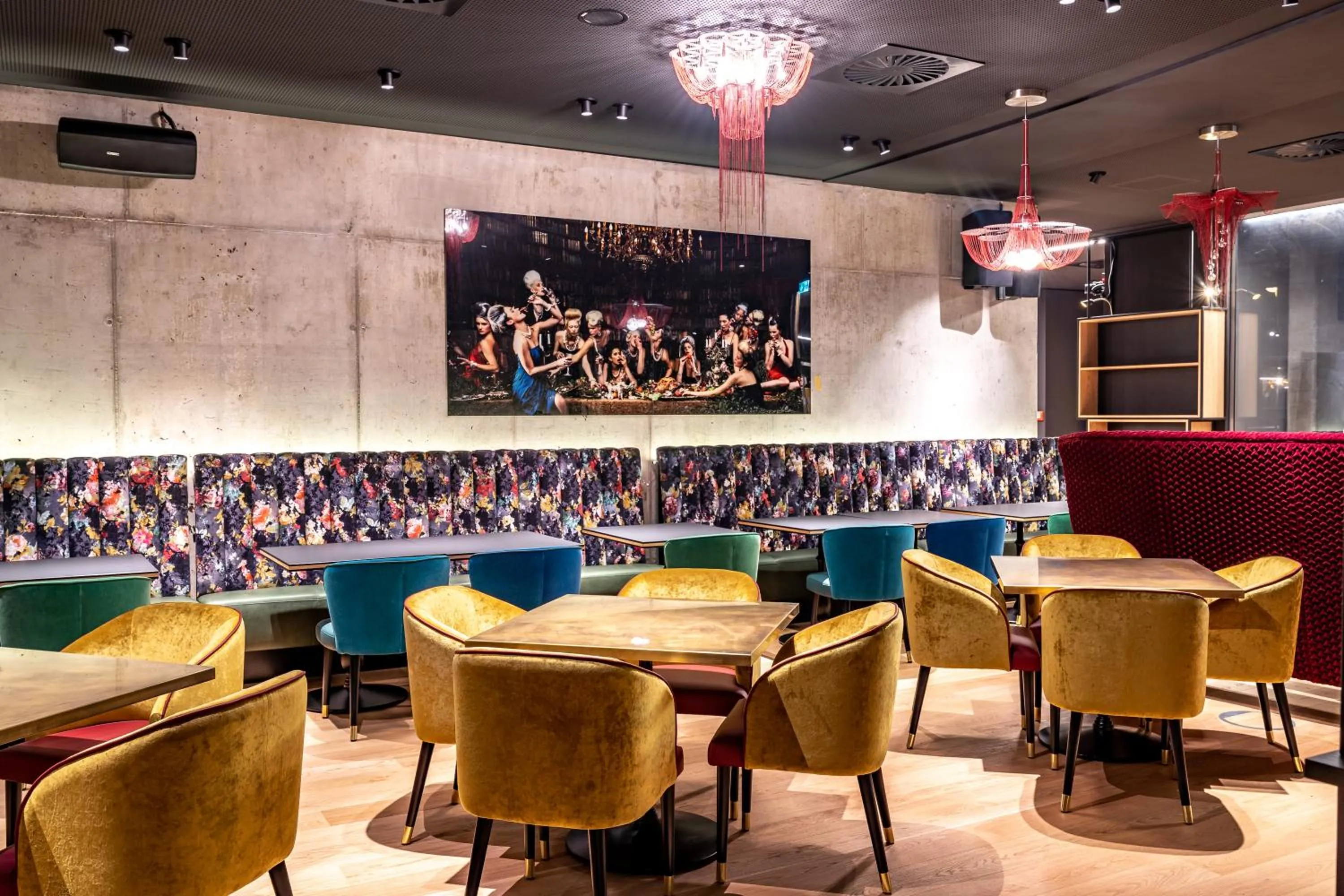 Restaurant/places to eat in Me and All Hotel Dusseldorf Oberkassel, by Hyatt