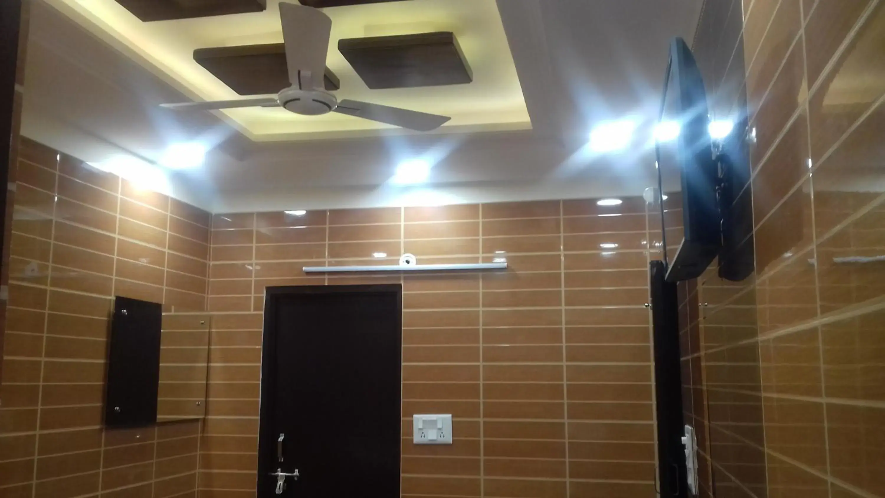 Posh Sdelhi Foreigners Area, Vsafe, Lajpat Ngr-2 Posh Sdelhi Foreigners Area, Vsafe, Lajpat Ngr-2