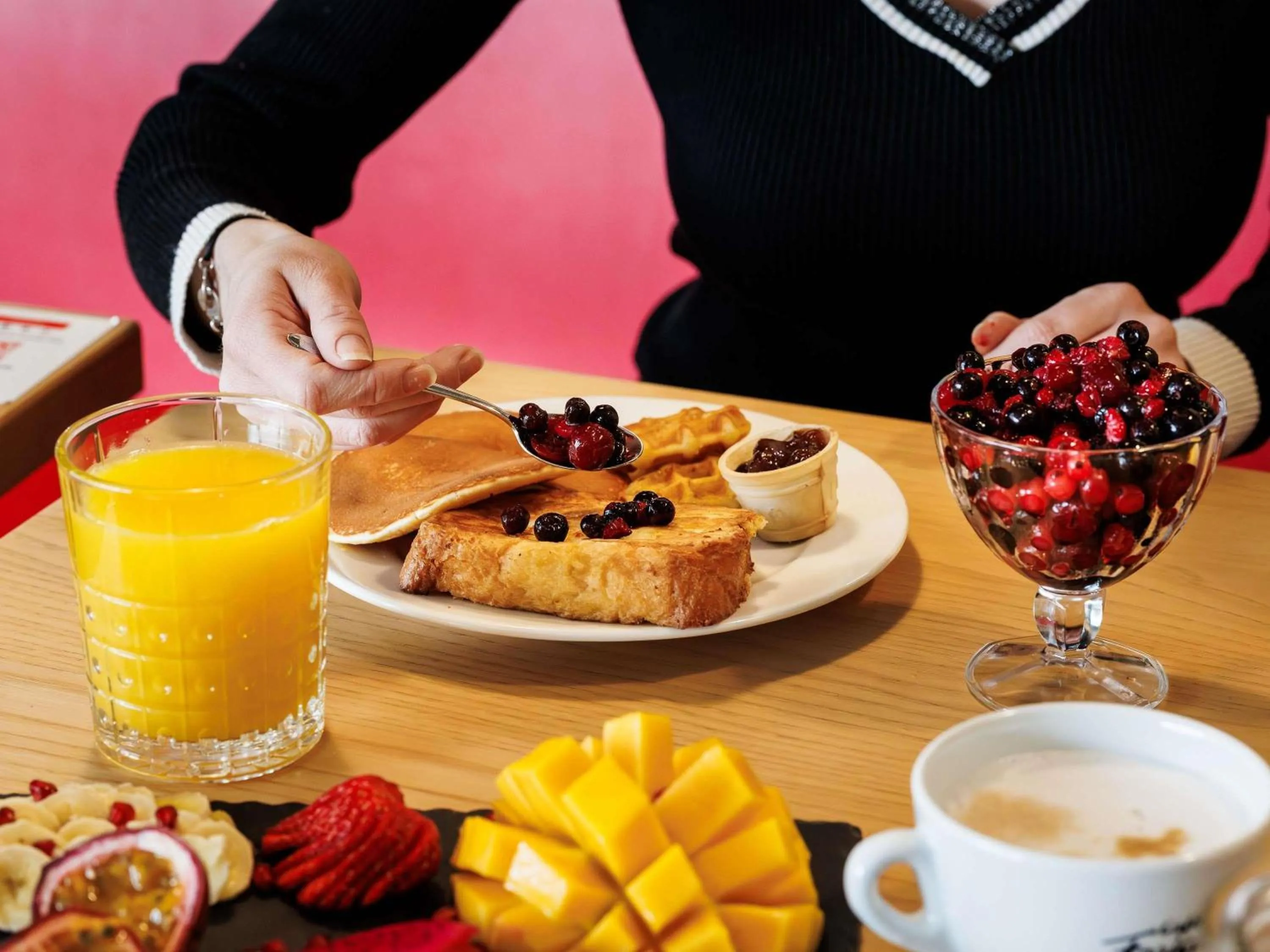 Breakfast in ibis Cannes Mandelieu