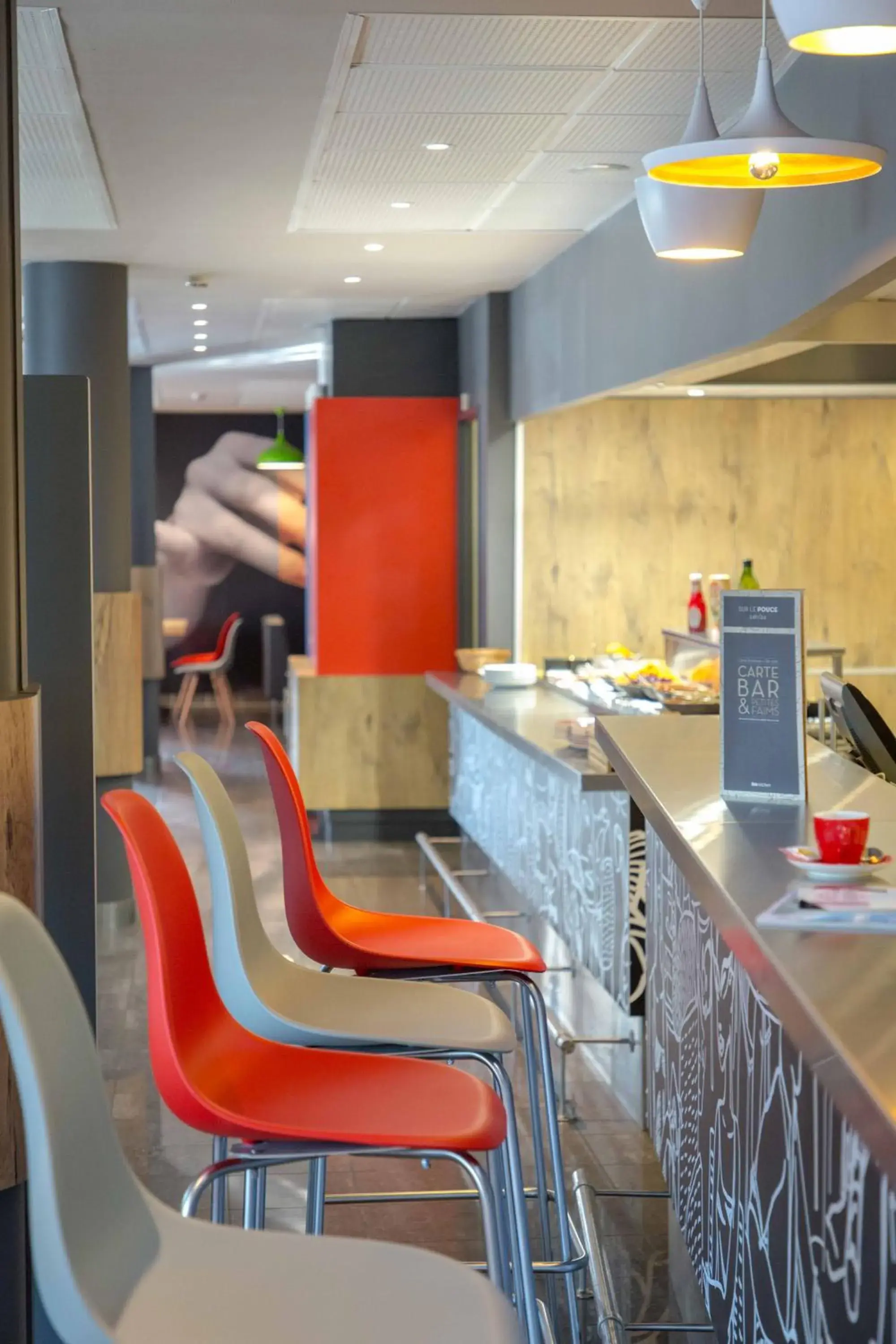 Lounge or bar in ibis Cannes Mandelieu Lounge or bar in ibis Cannes Mandelieu