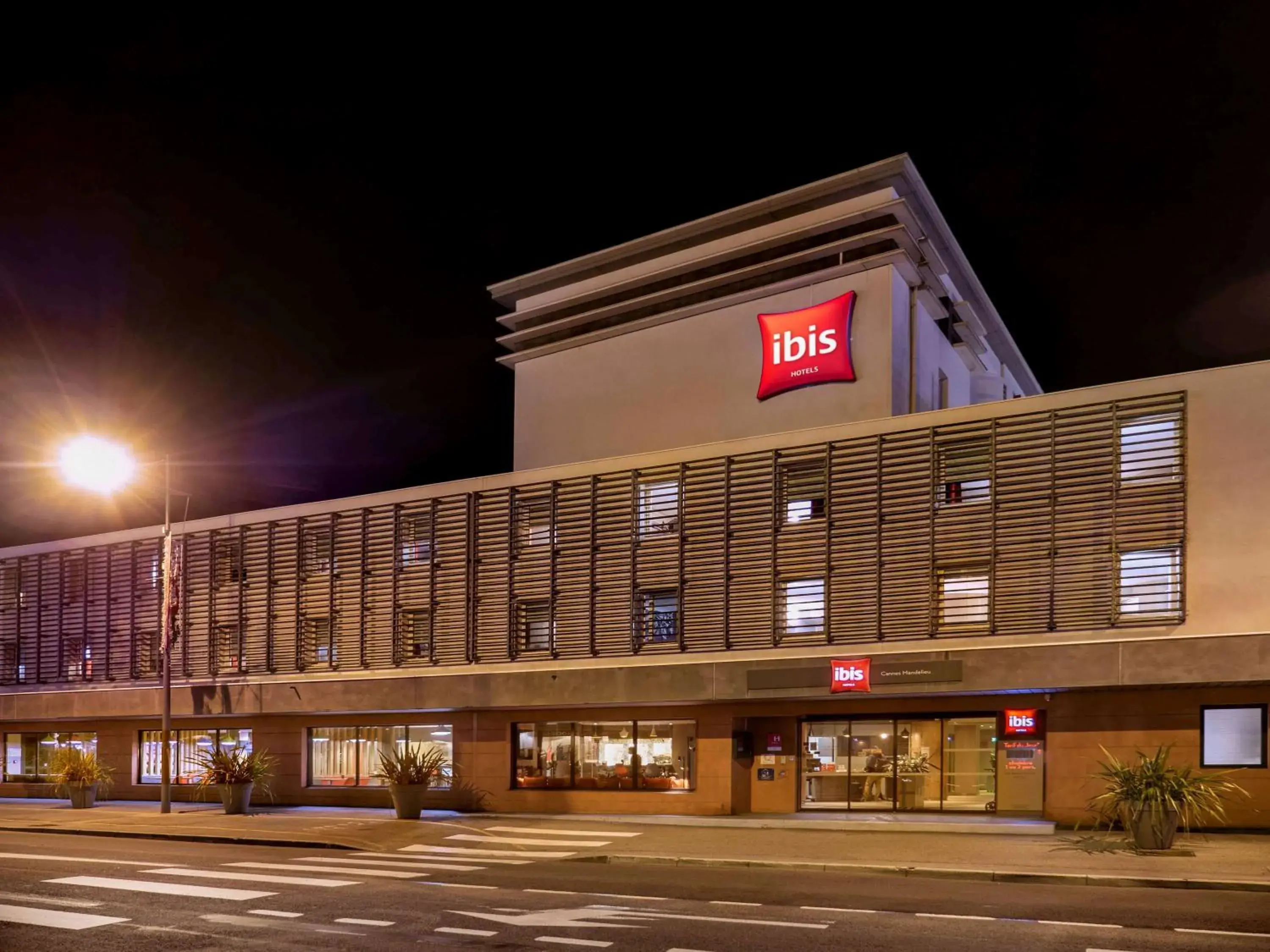 Property building in ibis Cannes Mandelieu Property building in ibis Cannes Mandelieu