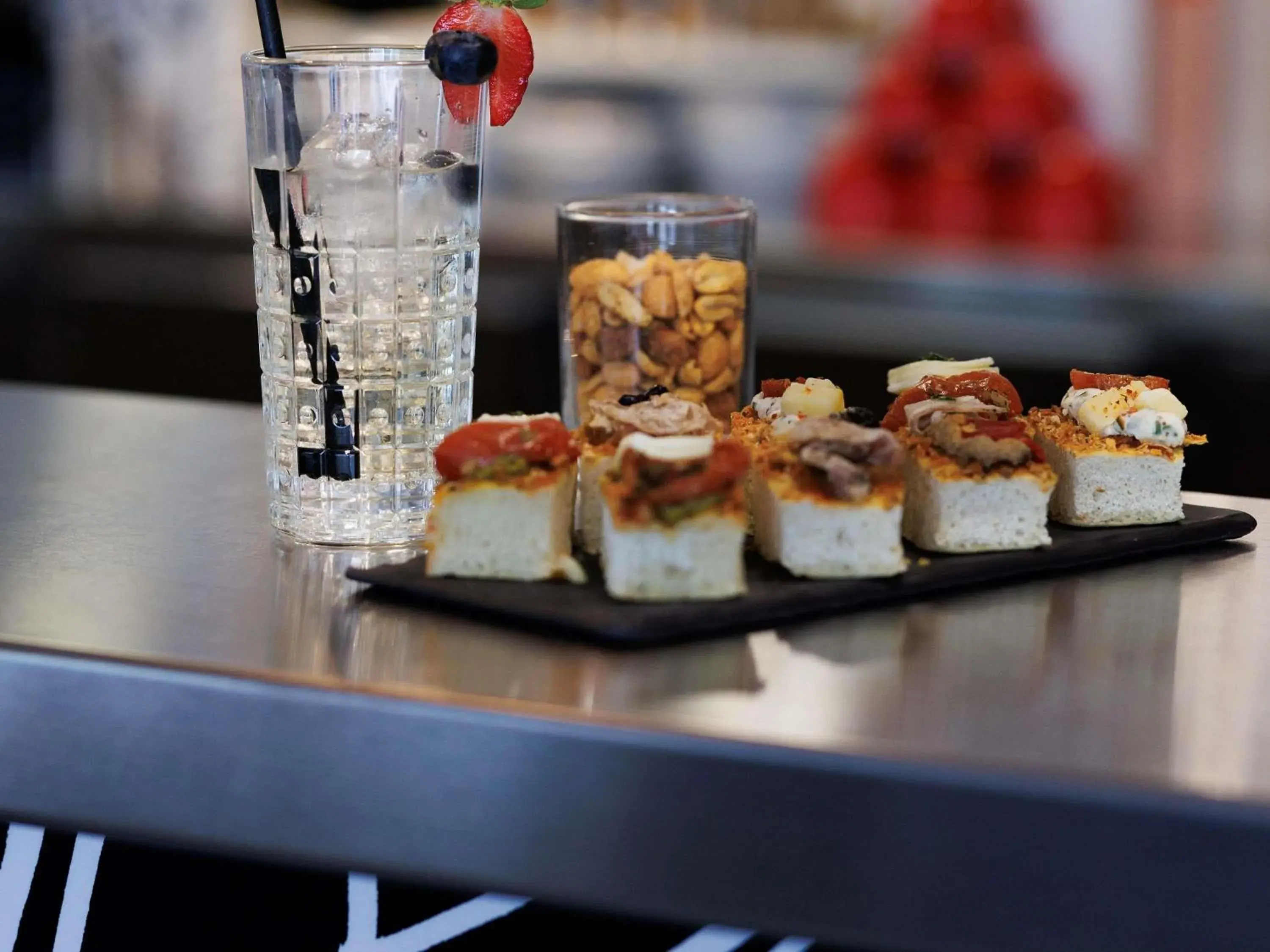 Lounge or bar in ibis Cannes Mandelieu Lounge or bar in ibis Cannes Mandelieu