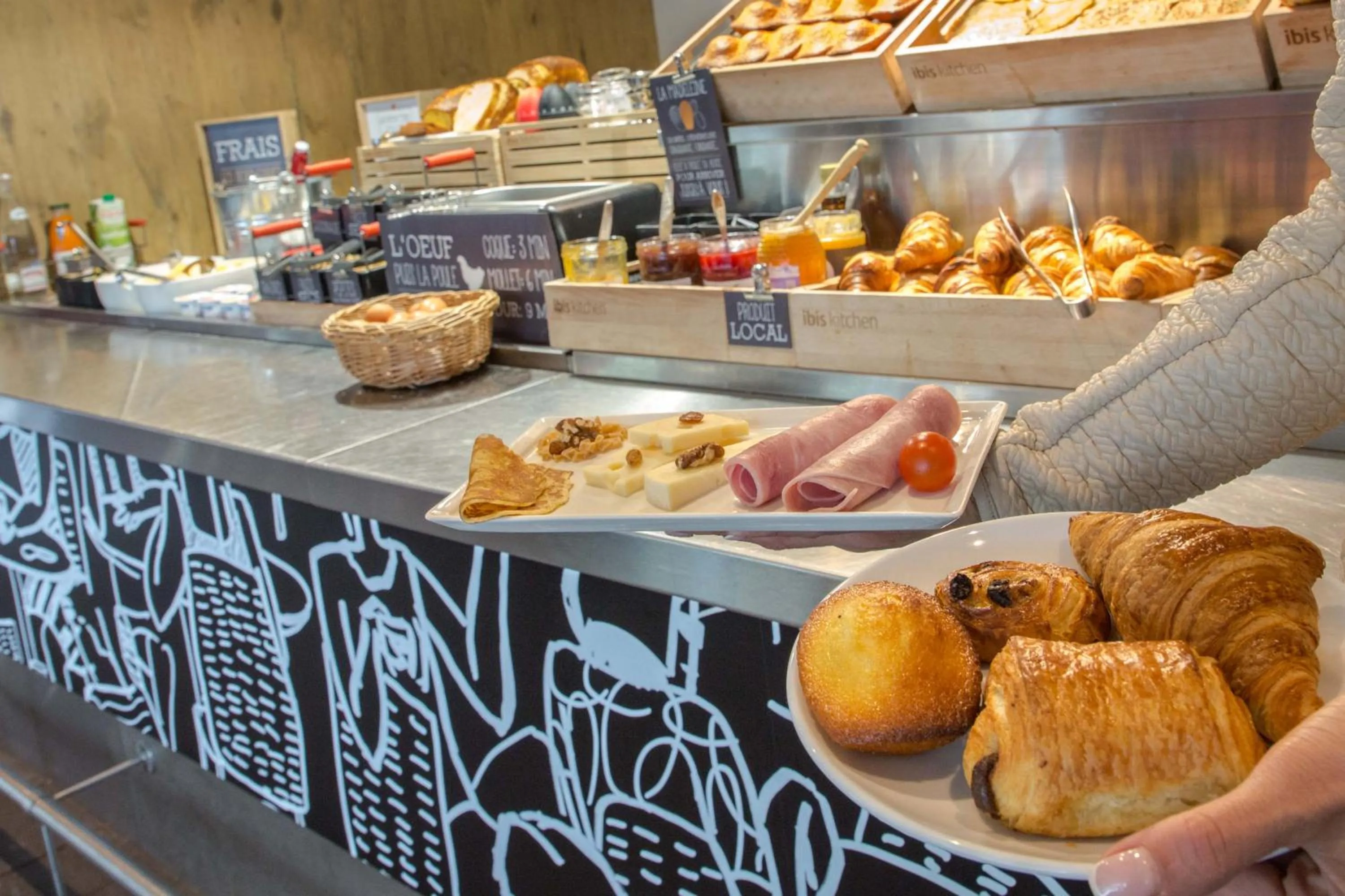 Food and drinks in ibis Cannes Mandelieu