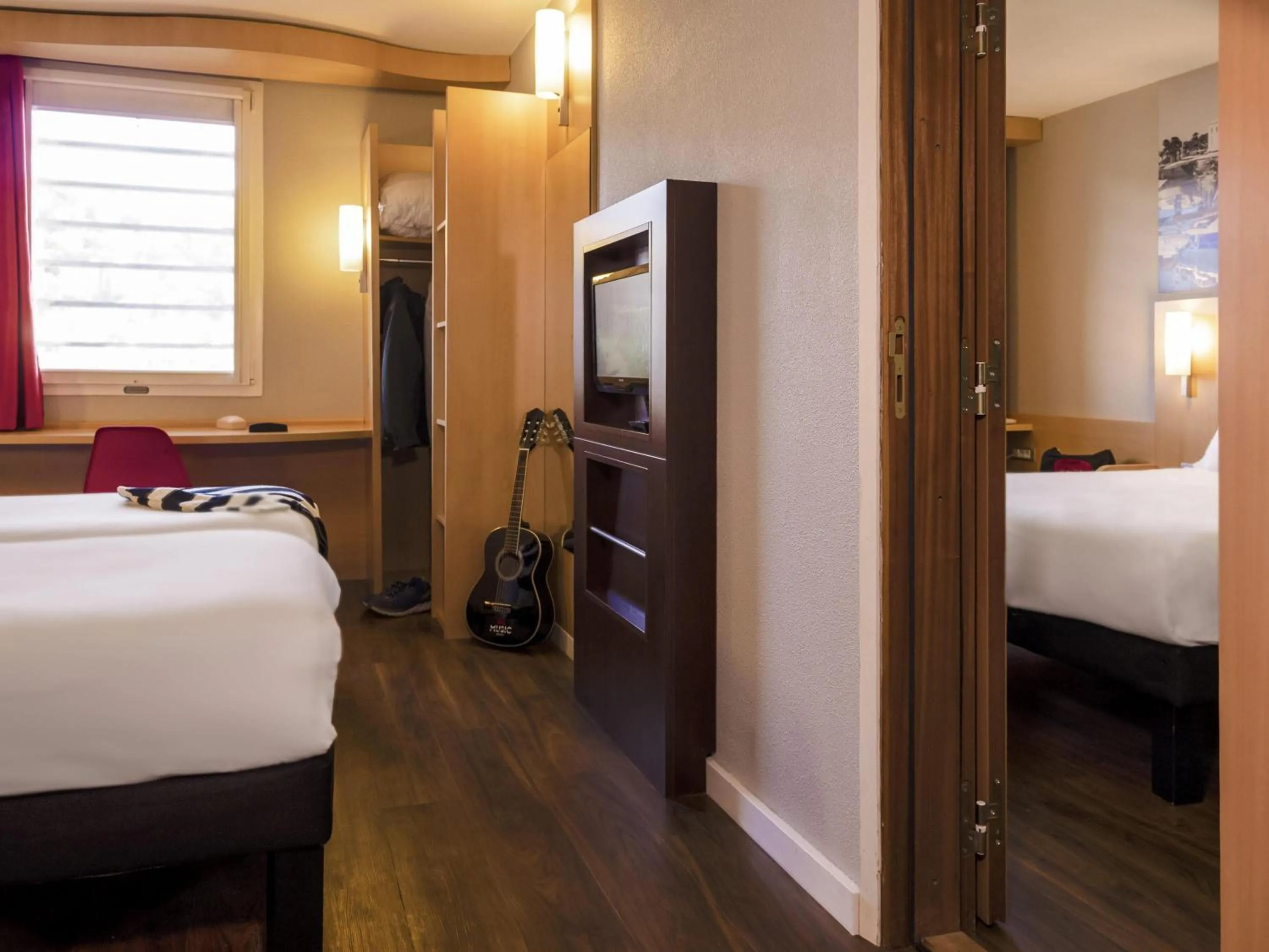 Bedroom, Bed in ibis Cannes Mandelieu