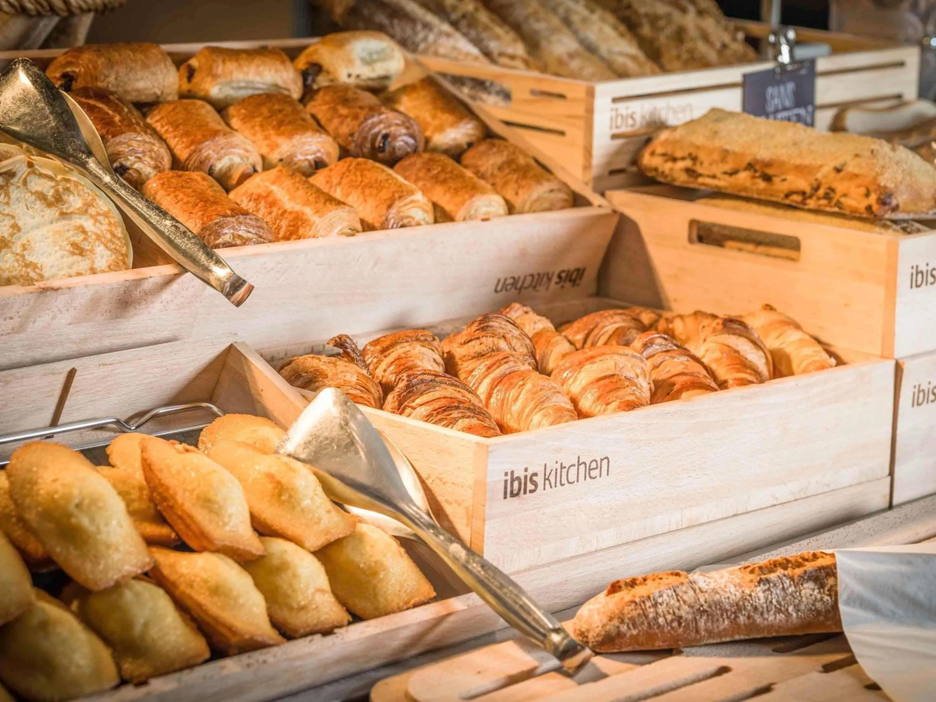 Breakfast in ibis Cannes Mandelieu