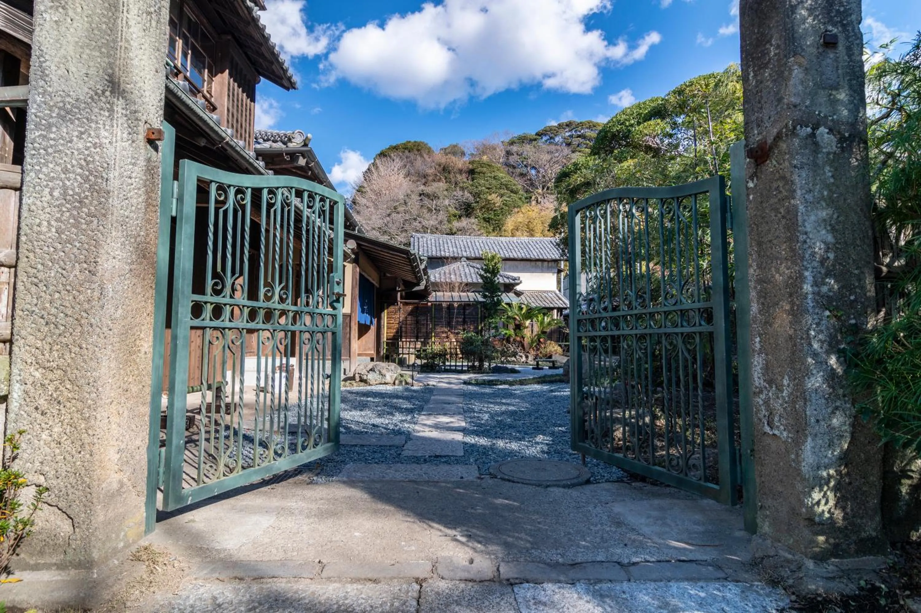 Property building in Kamakura COCON