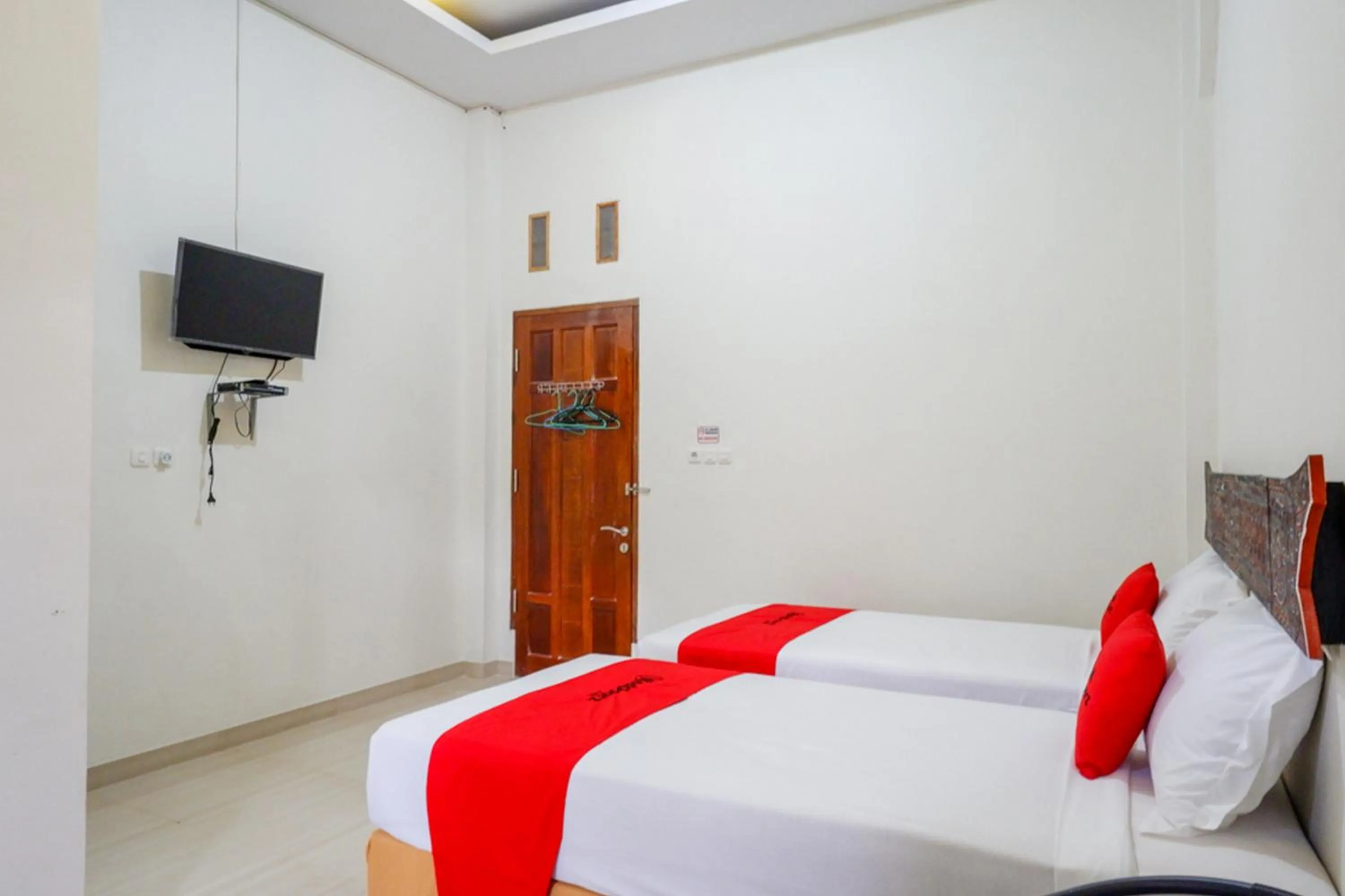 Bed in Gosyen Efata Toraja Hotel