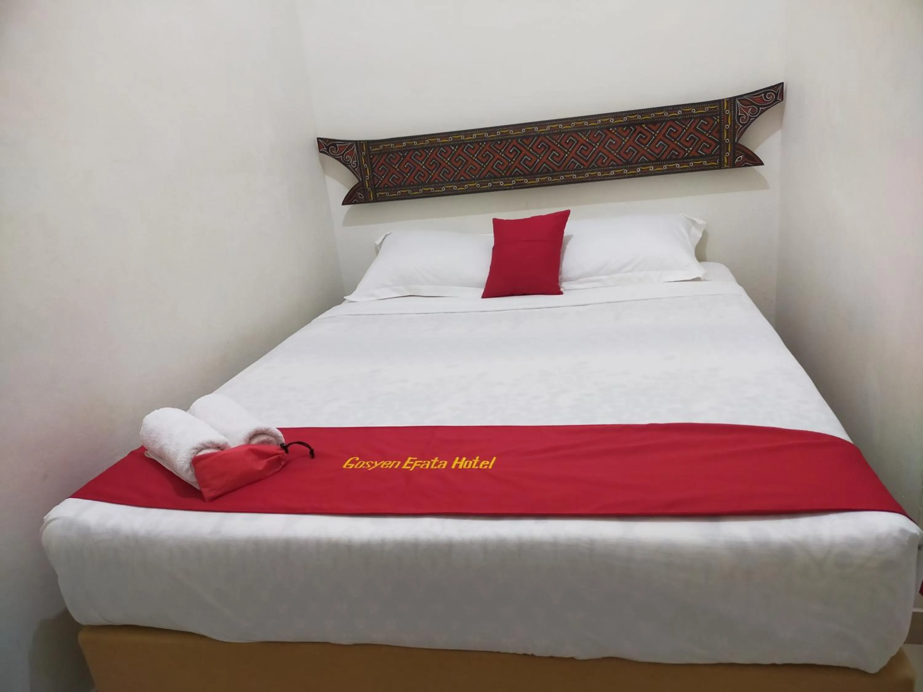 Bed in Gosyen Efata Toraja Hotel