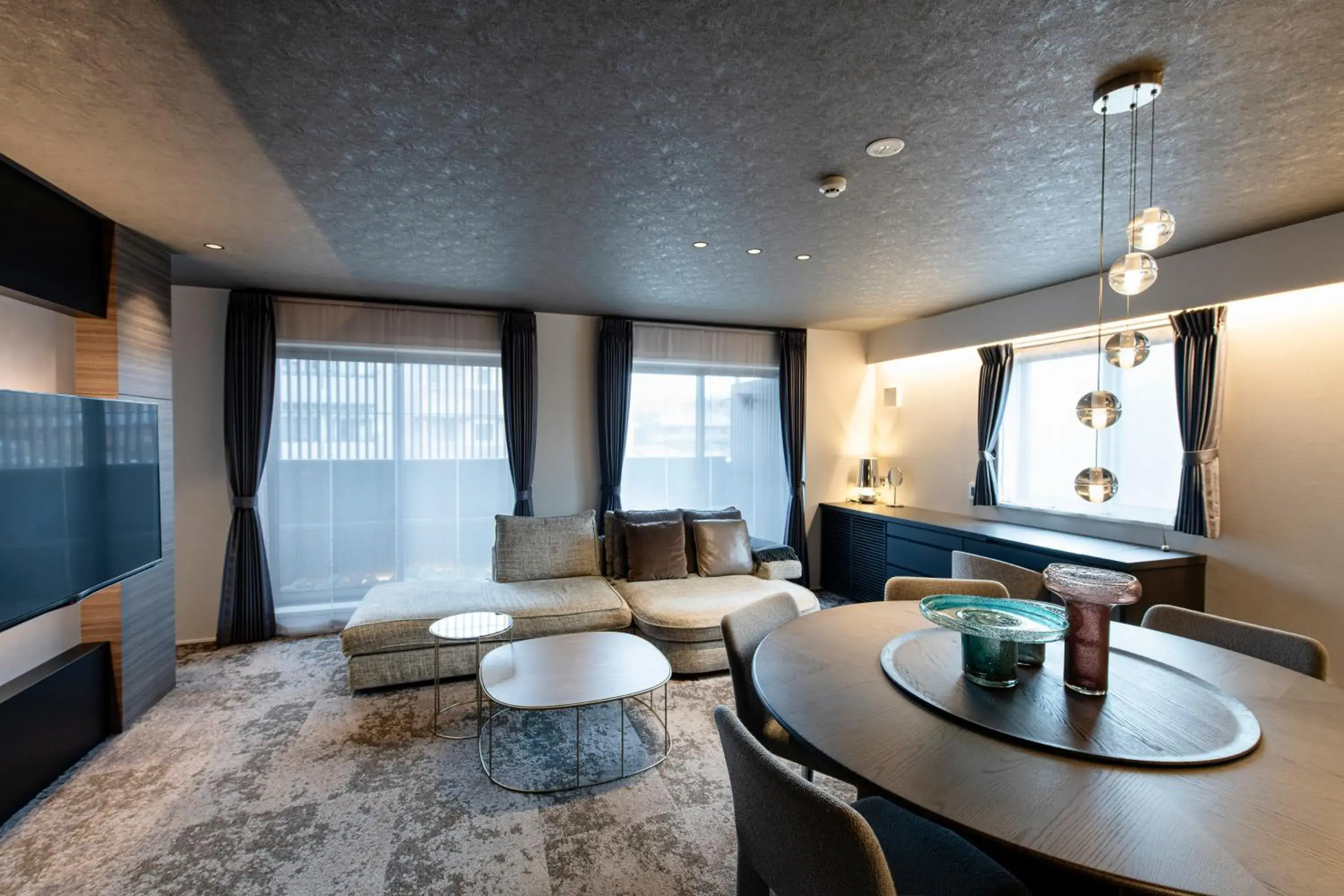 Living room, Bed in HOTEL MASTAY jingumichi Living room, Bed in HOTEL MASTAY jingumichi