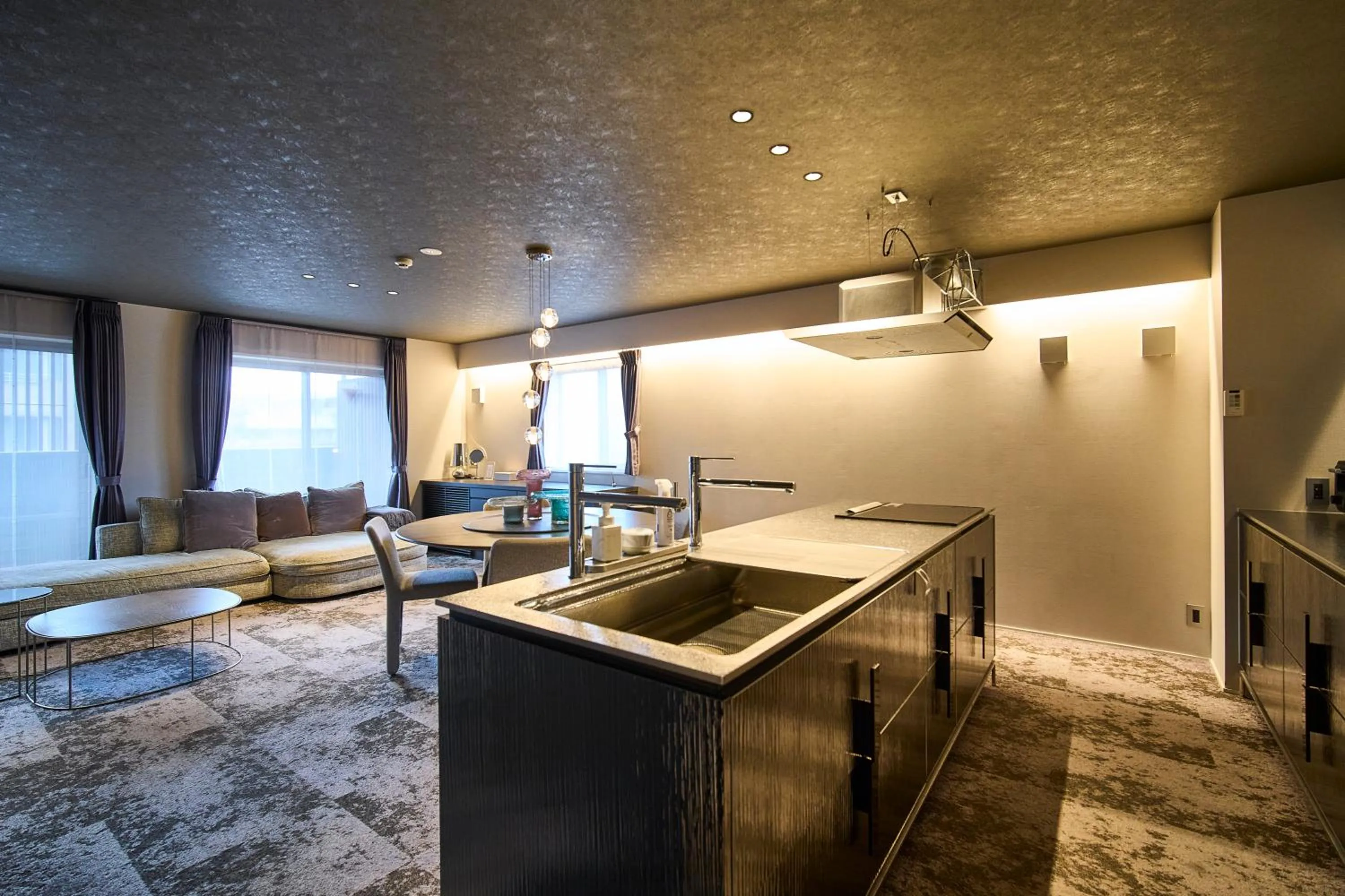 Kitchen or kitchenette in HOTEL MASTAY jingumichi