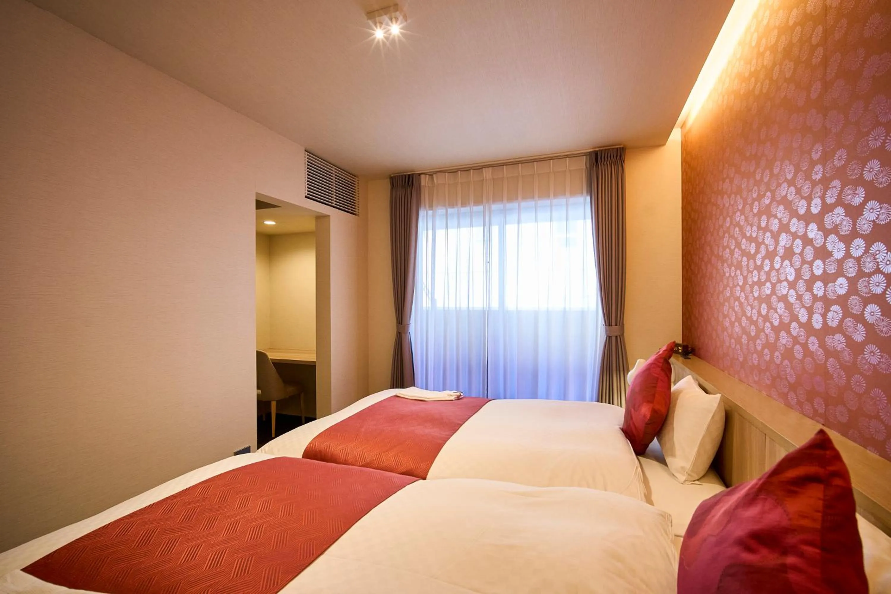 Bed in HOTEL MASTAY jingumichi