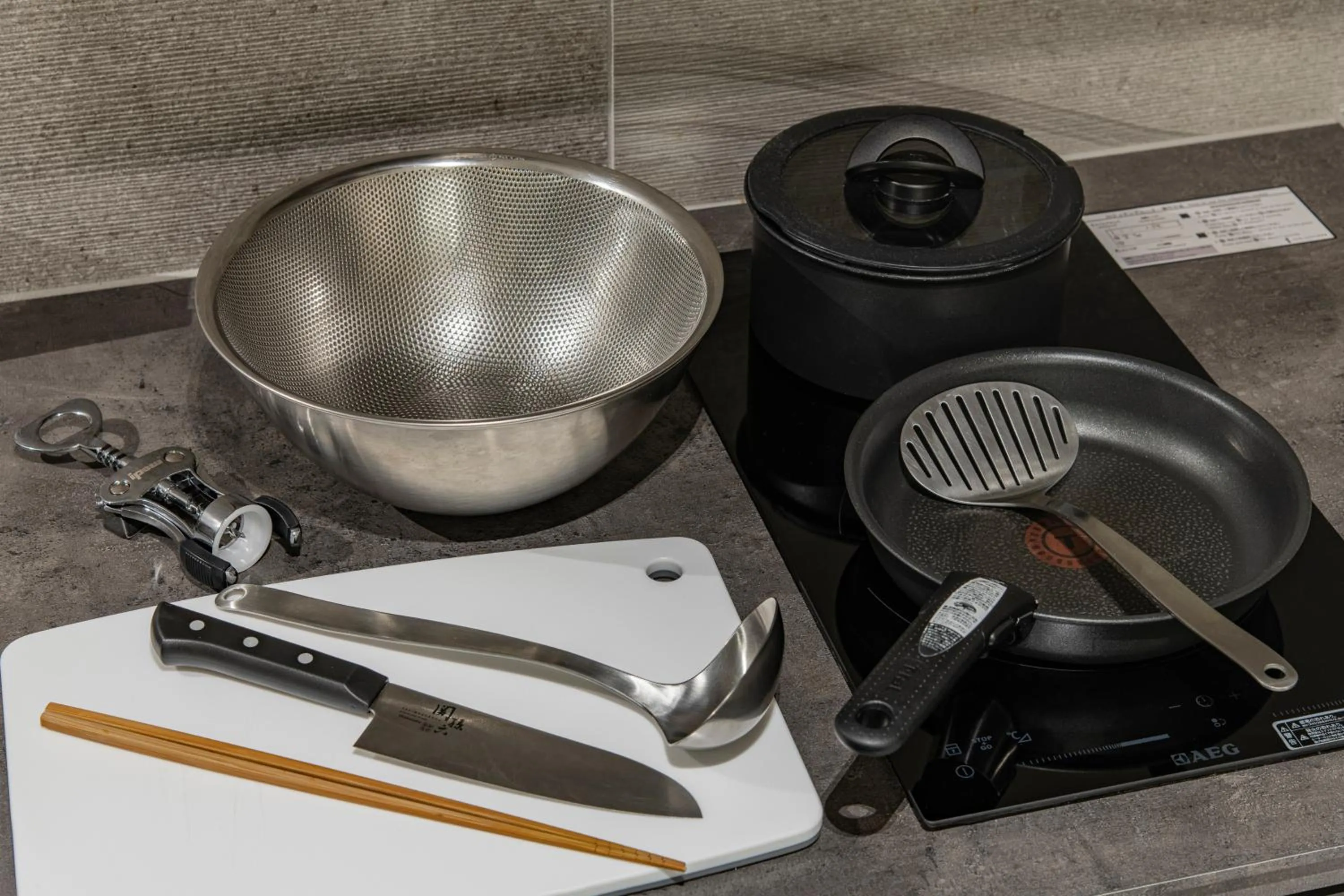 Kitchen or kitchenette in HOTEL MASTAY jingumichi